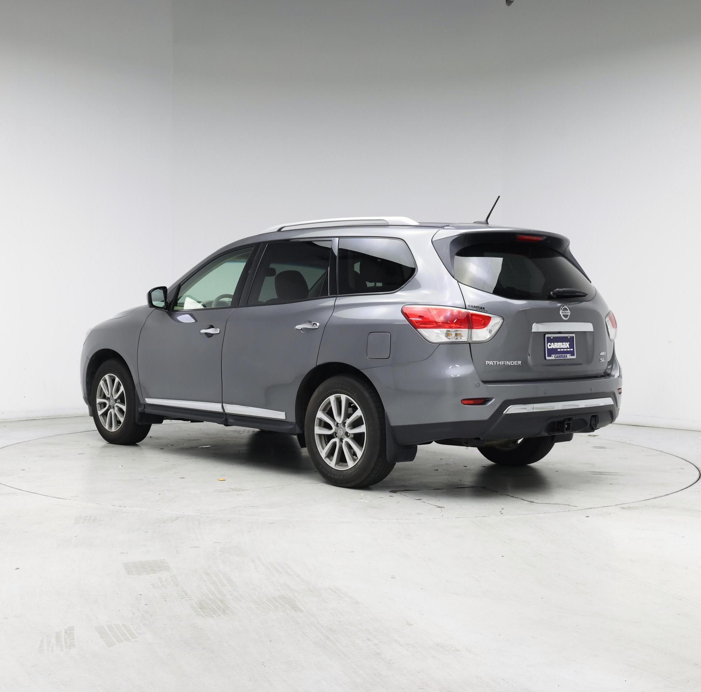Thumbnail: 2015 Nissan Pathfinder - 2