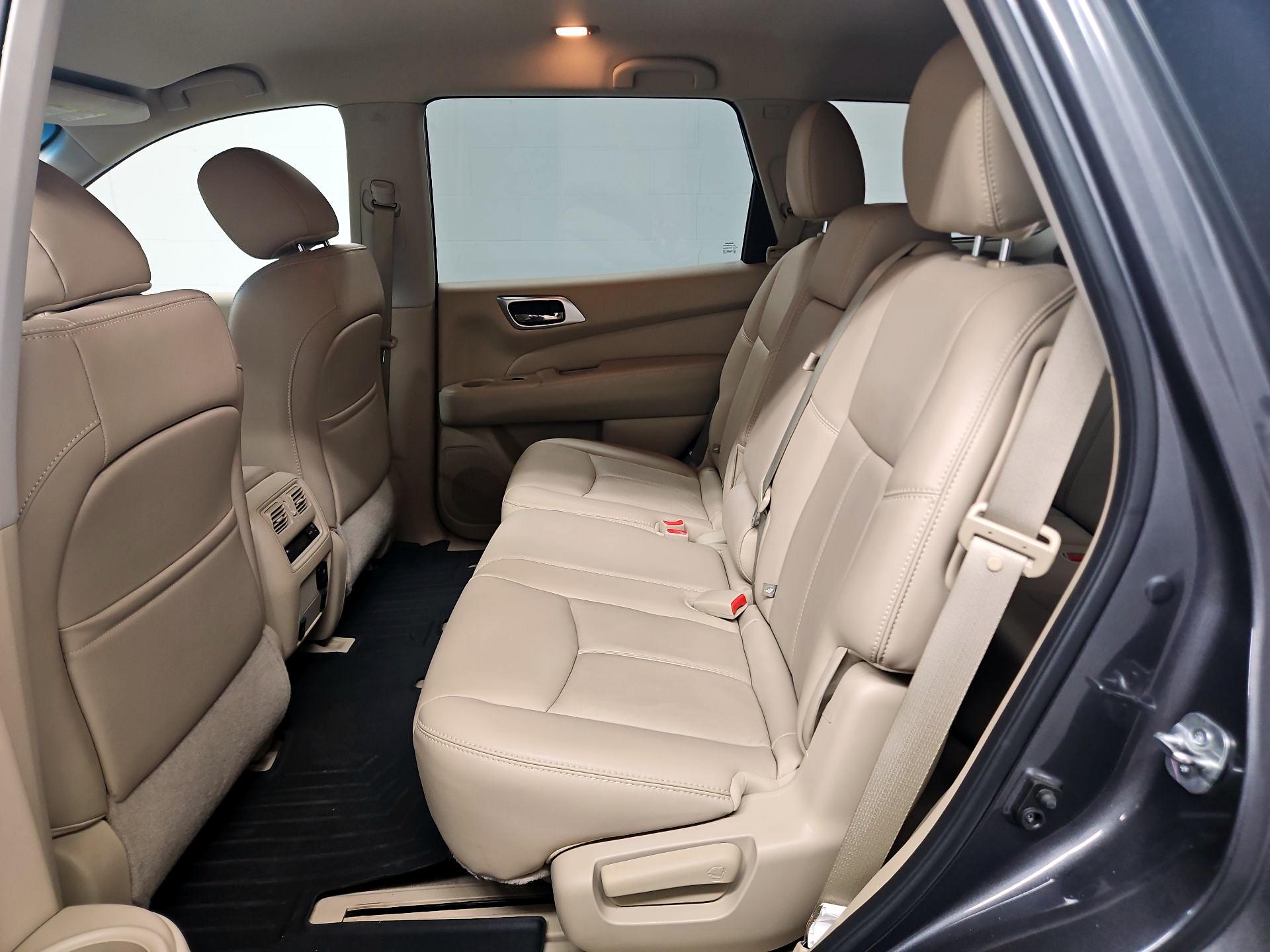 Thumbnail: 2015 Nissan Pathfinder - 20