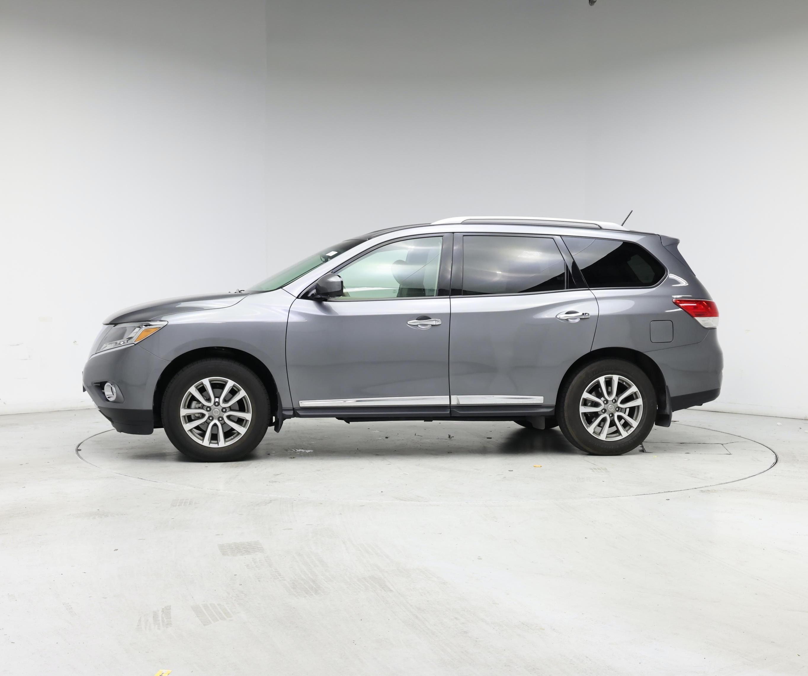 Thumbnail: 2015 Nissan Pathfinder - 3