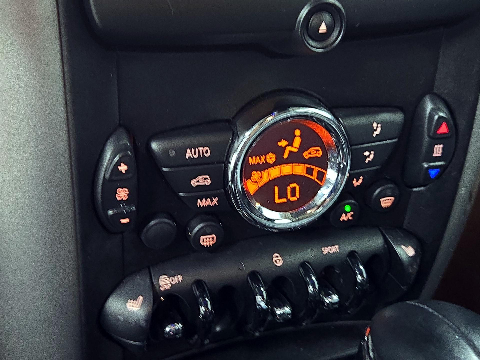 Thumbnail: 2015 MINI Cooper Countryman - 14