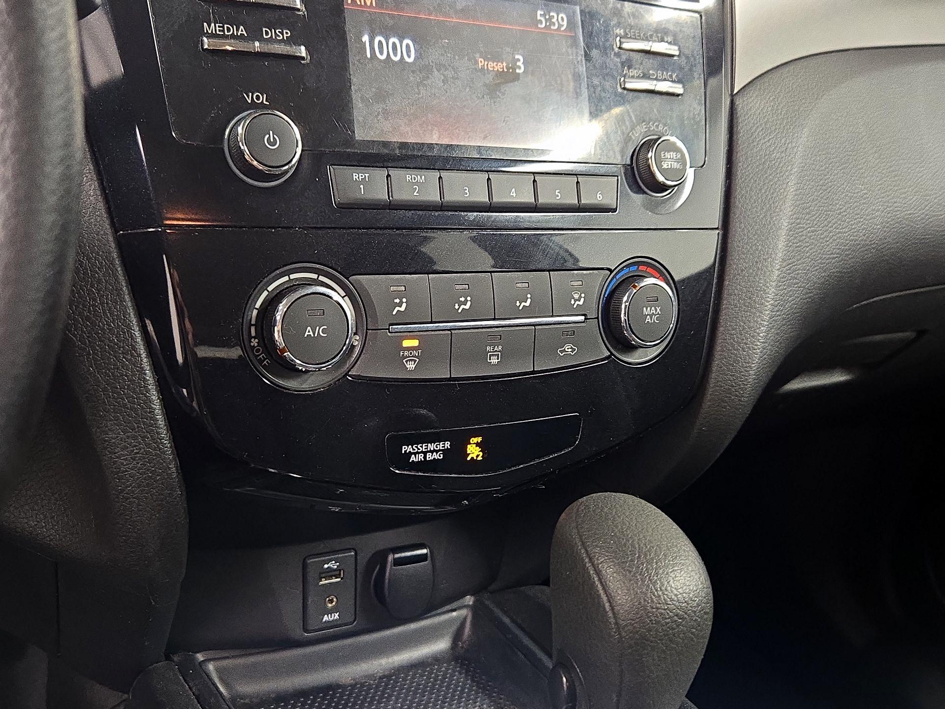 Thumbnail: 2016 Nissan Rogue - 16