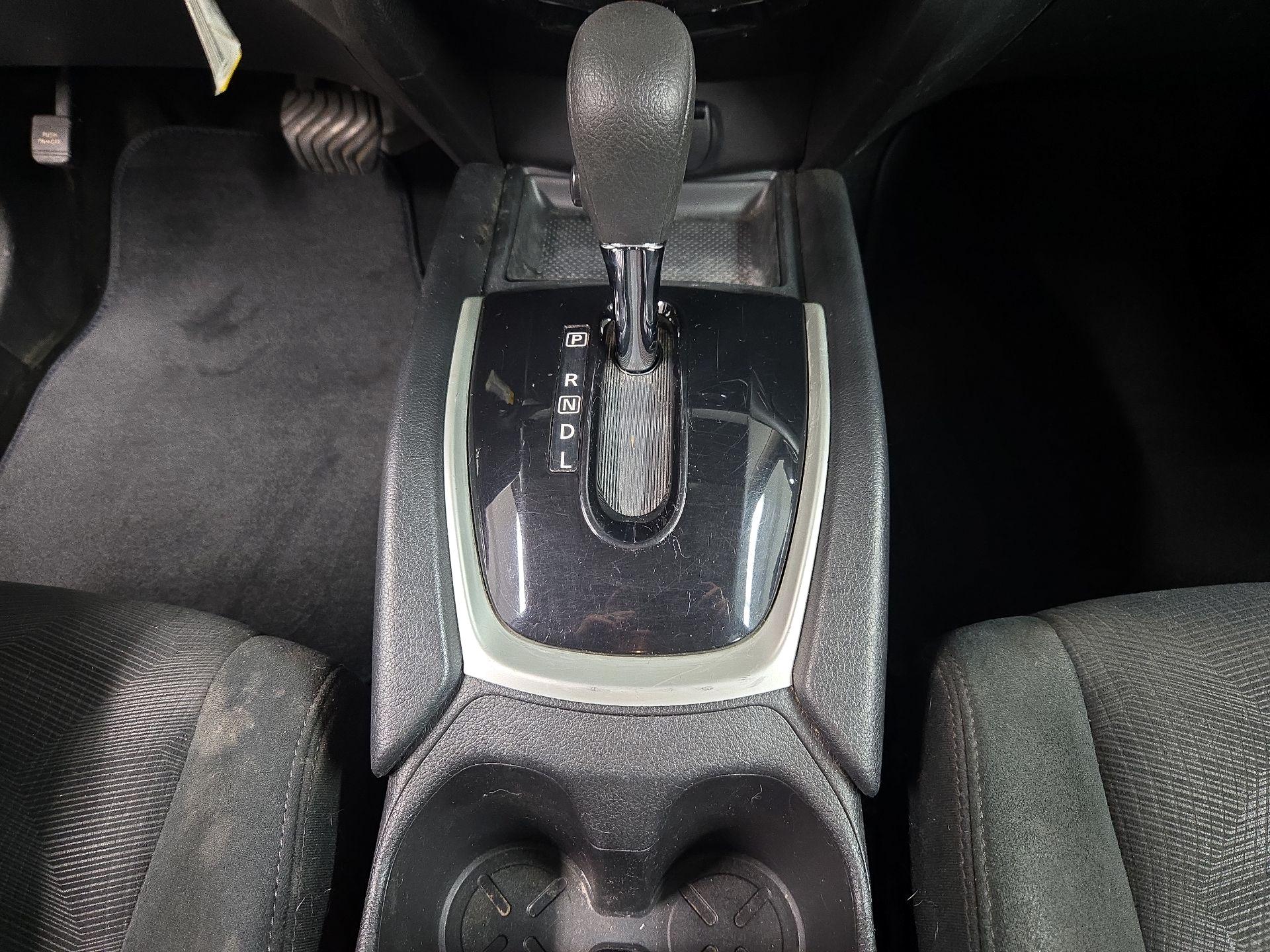 Thumbnail: 2016 Nissan Rogue - 17