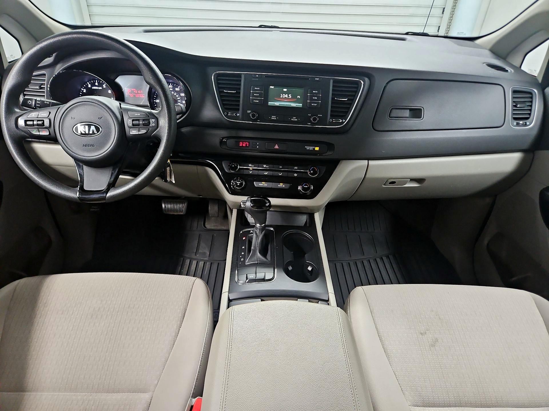 Thumbnail: 2017 Kia Sedona - 9