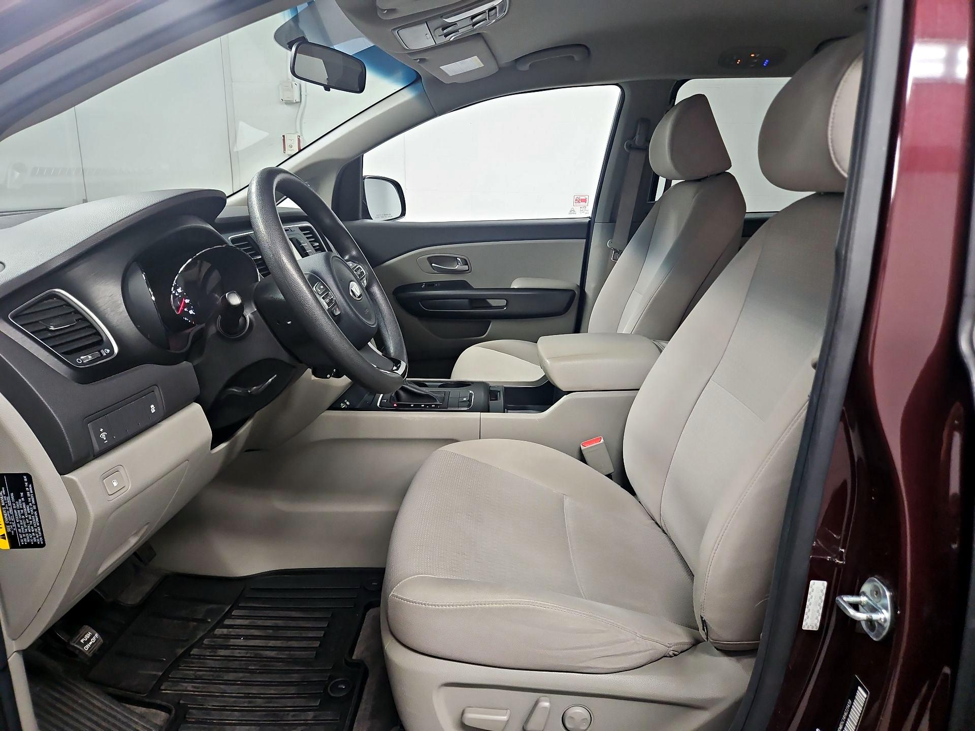 Thumbnail: 2017 Kia Sedona - 11