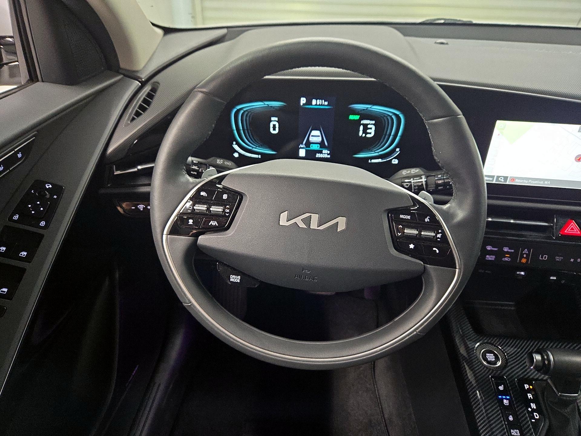 Thumbnail: 2023 Kia Niro - 10