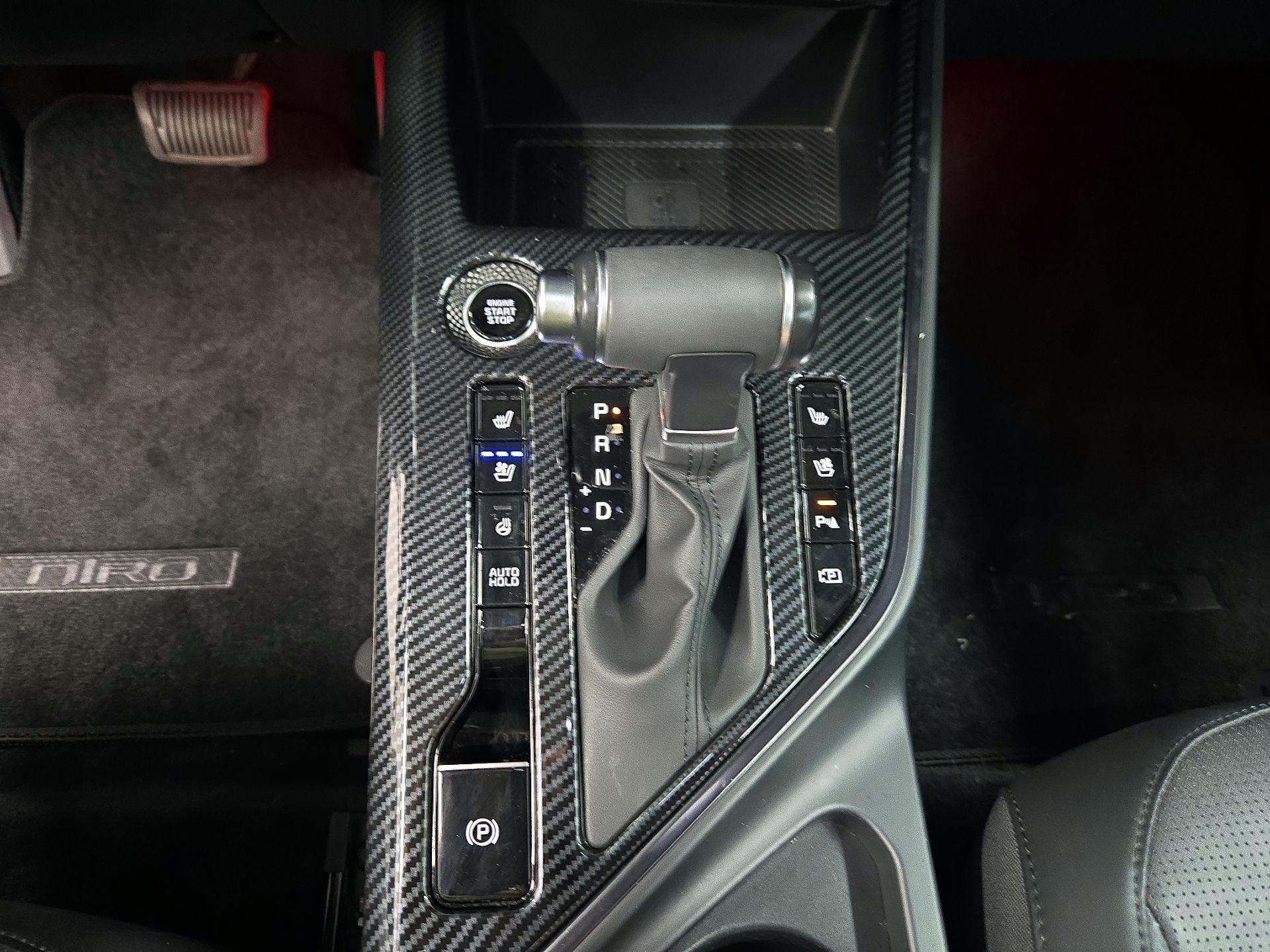 Thumbnail: 2023 Kia Niro - 18