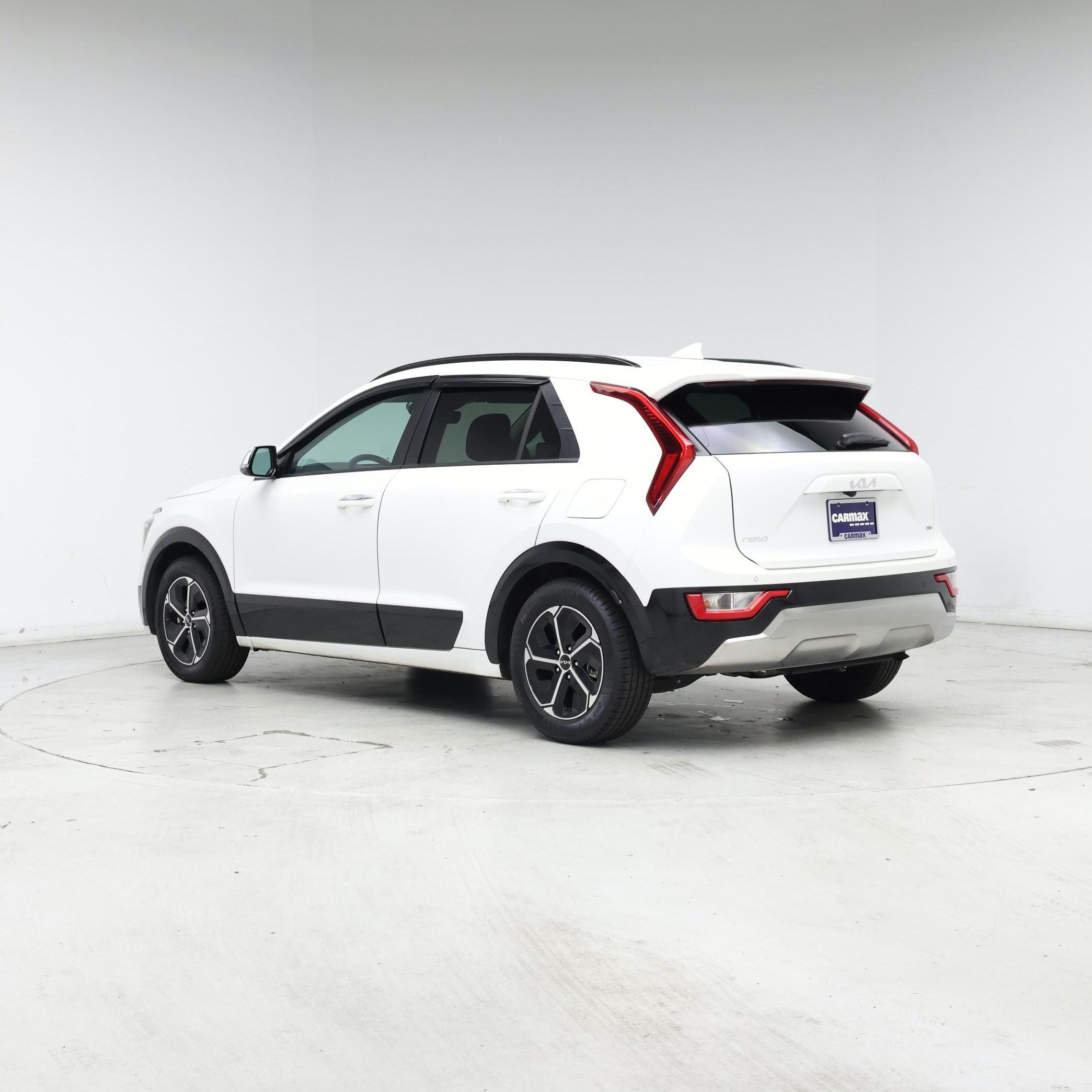 Thumbnail: 2023 Kia Niro - 2