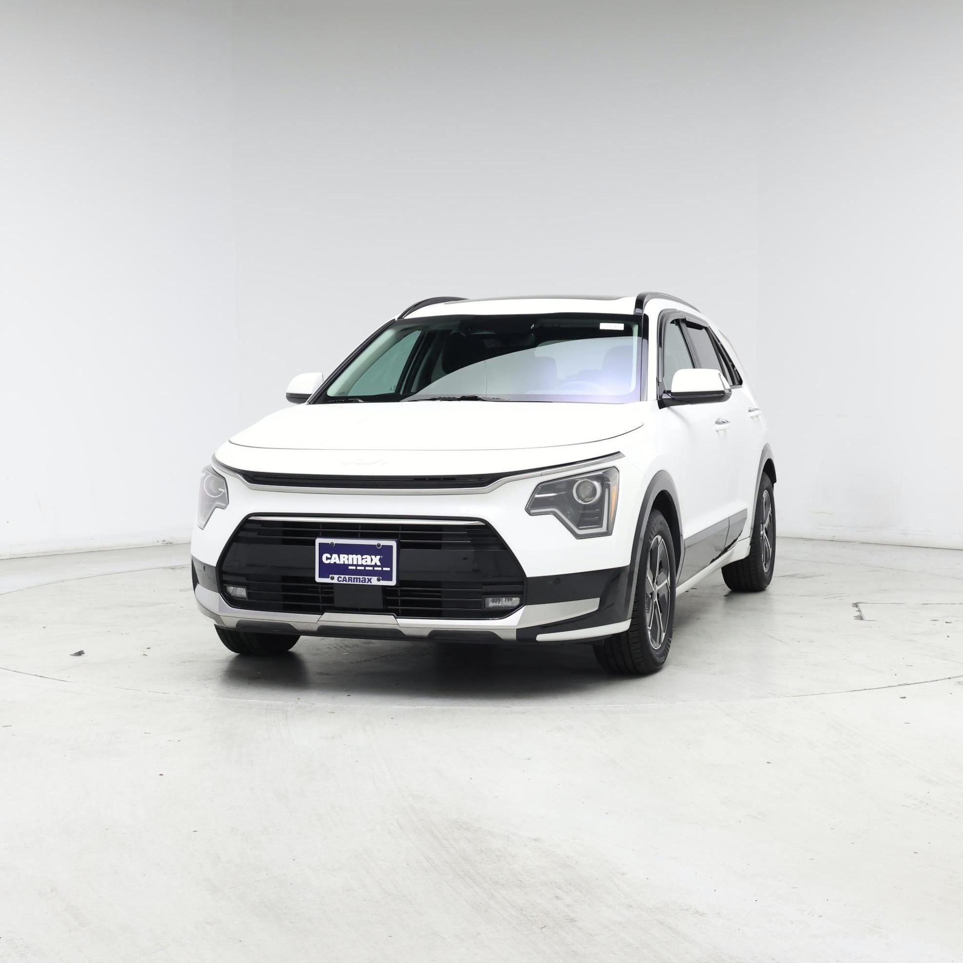 Thumbnail: 2023 Kia Niro - 4