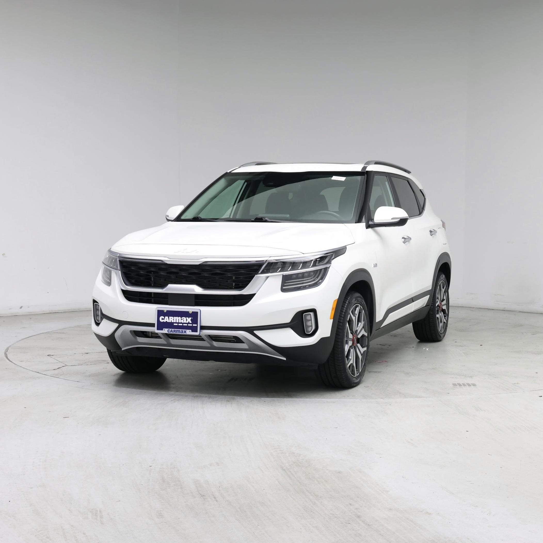 Thumbnail: 2022 Kia Seltos - 4