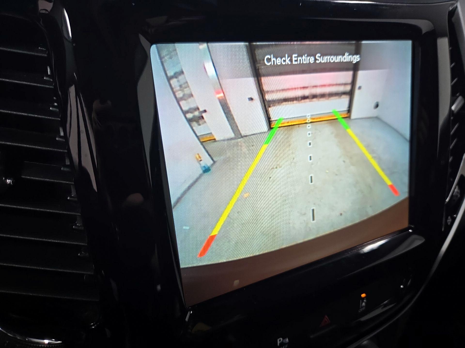 Thumbnail: 2019 Jeep Cherokee - 15