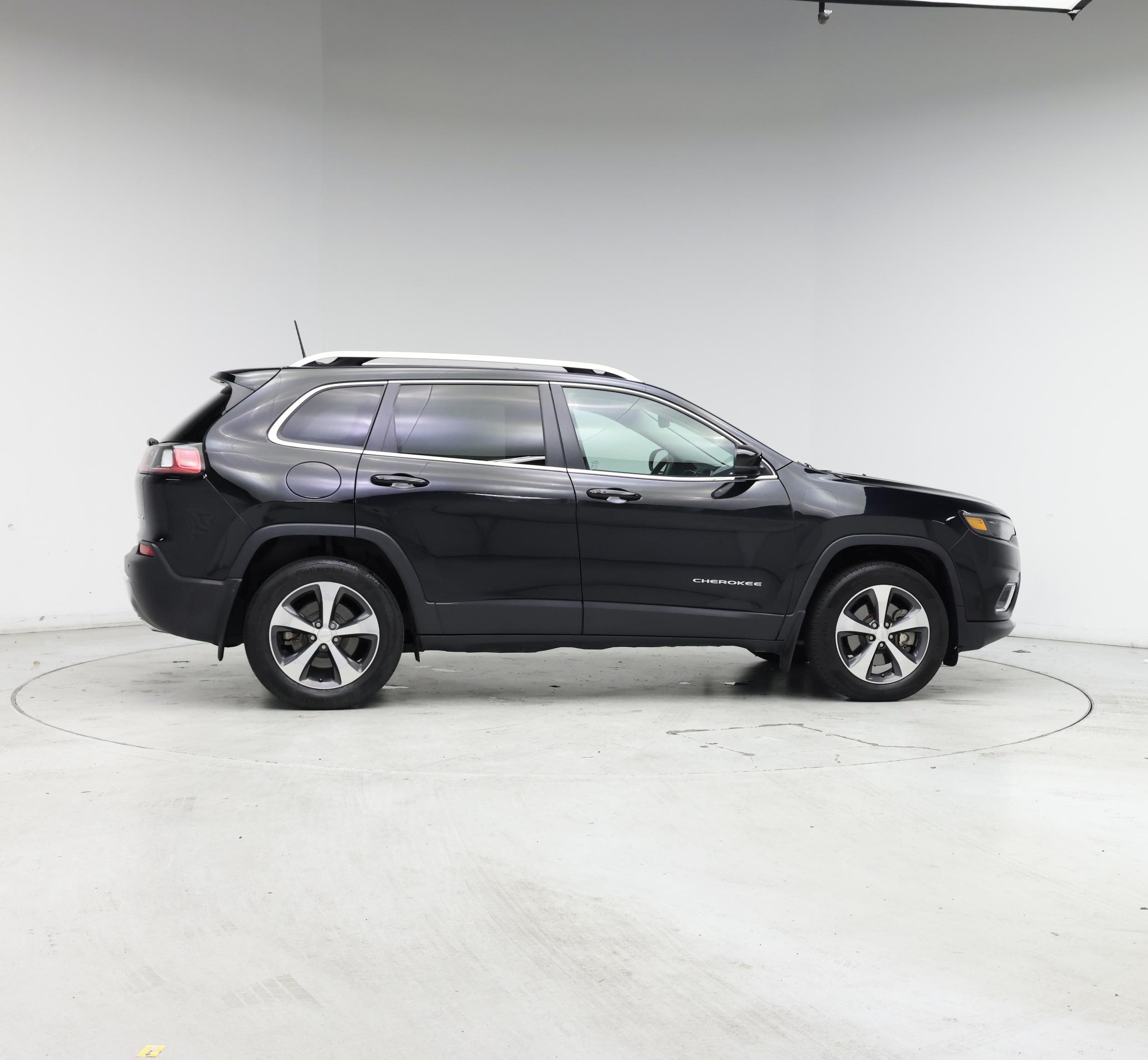 Thumbnail: 2019 Jeep Cherokee - 7