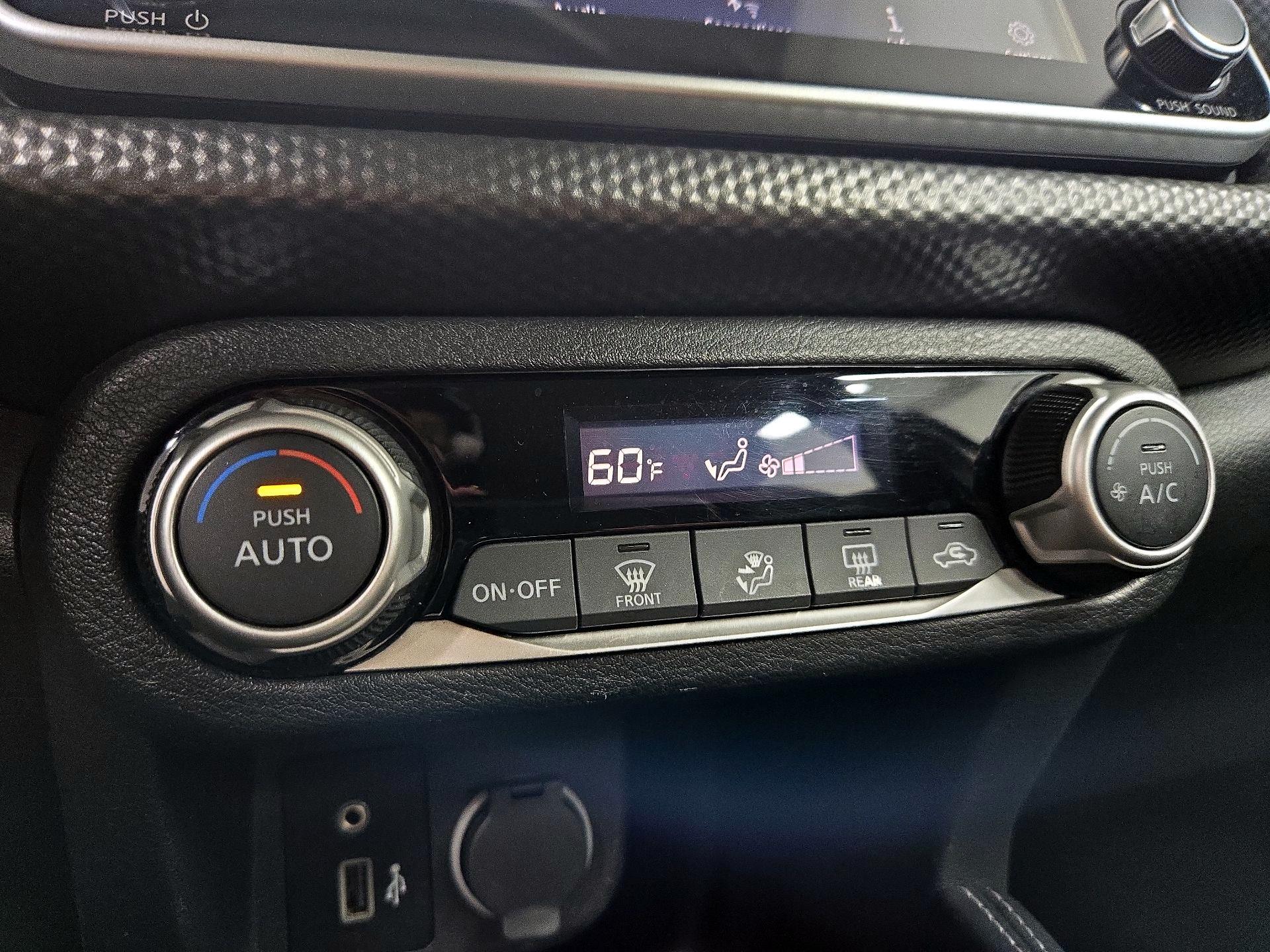 Thumbnail: 2019 Nissan Kicks - 16