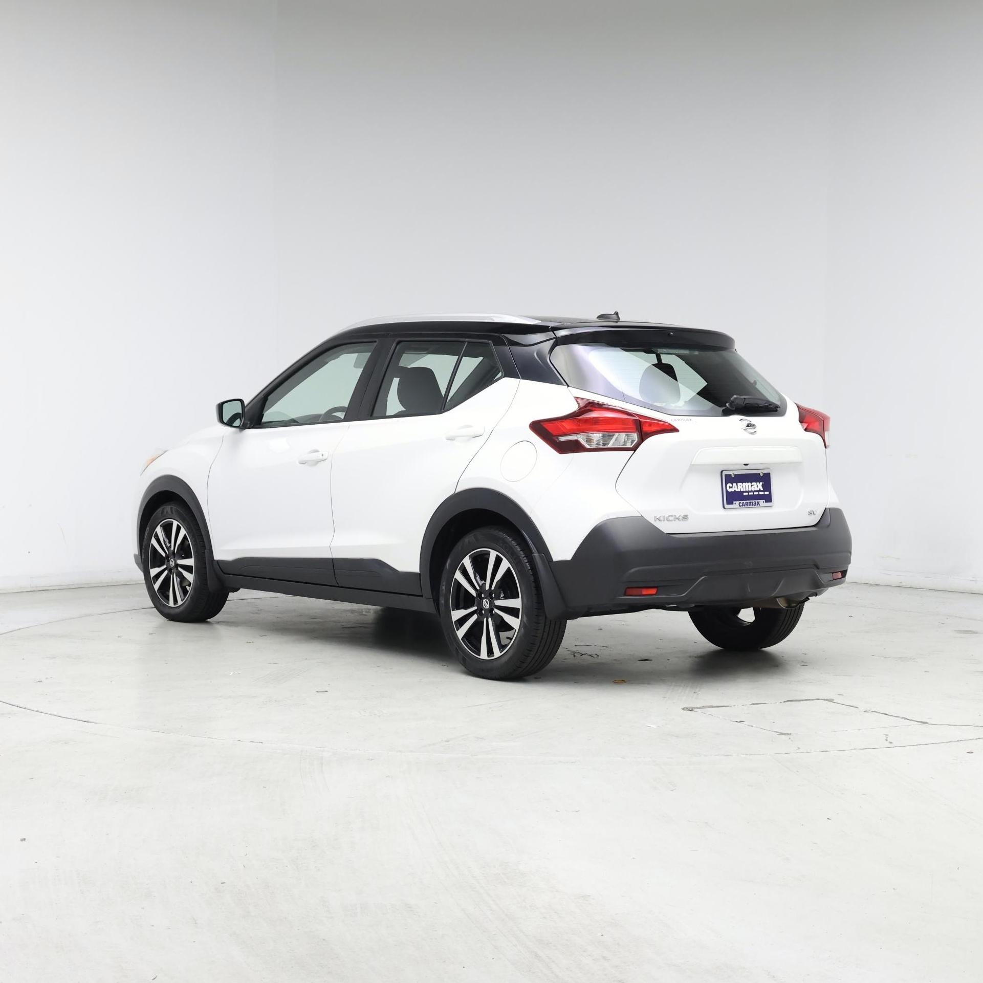 Thumbnail: 2019 Nissan Kicks - 2