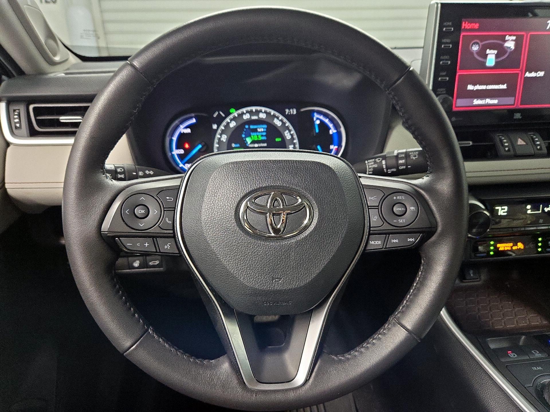 Thumbnail: 2022 Toyota RAV4 - 10