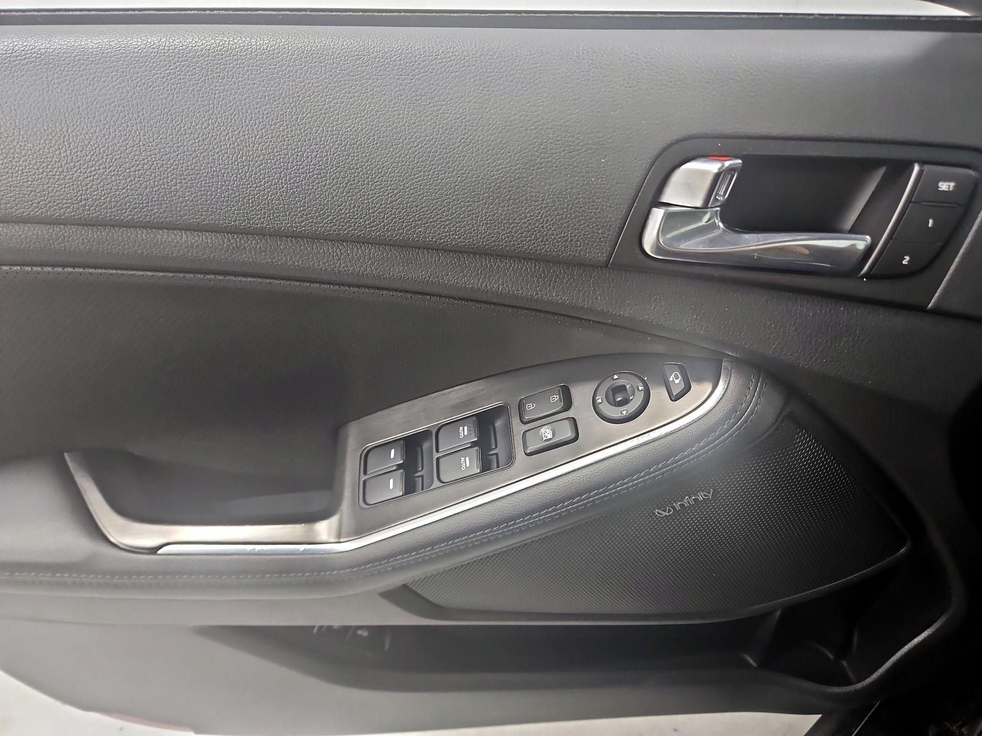 Thumbnail: 2016 Kia Optima - 12
