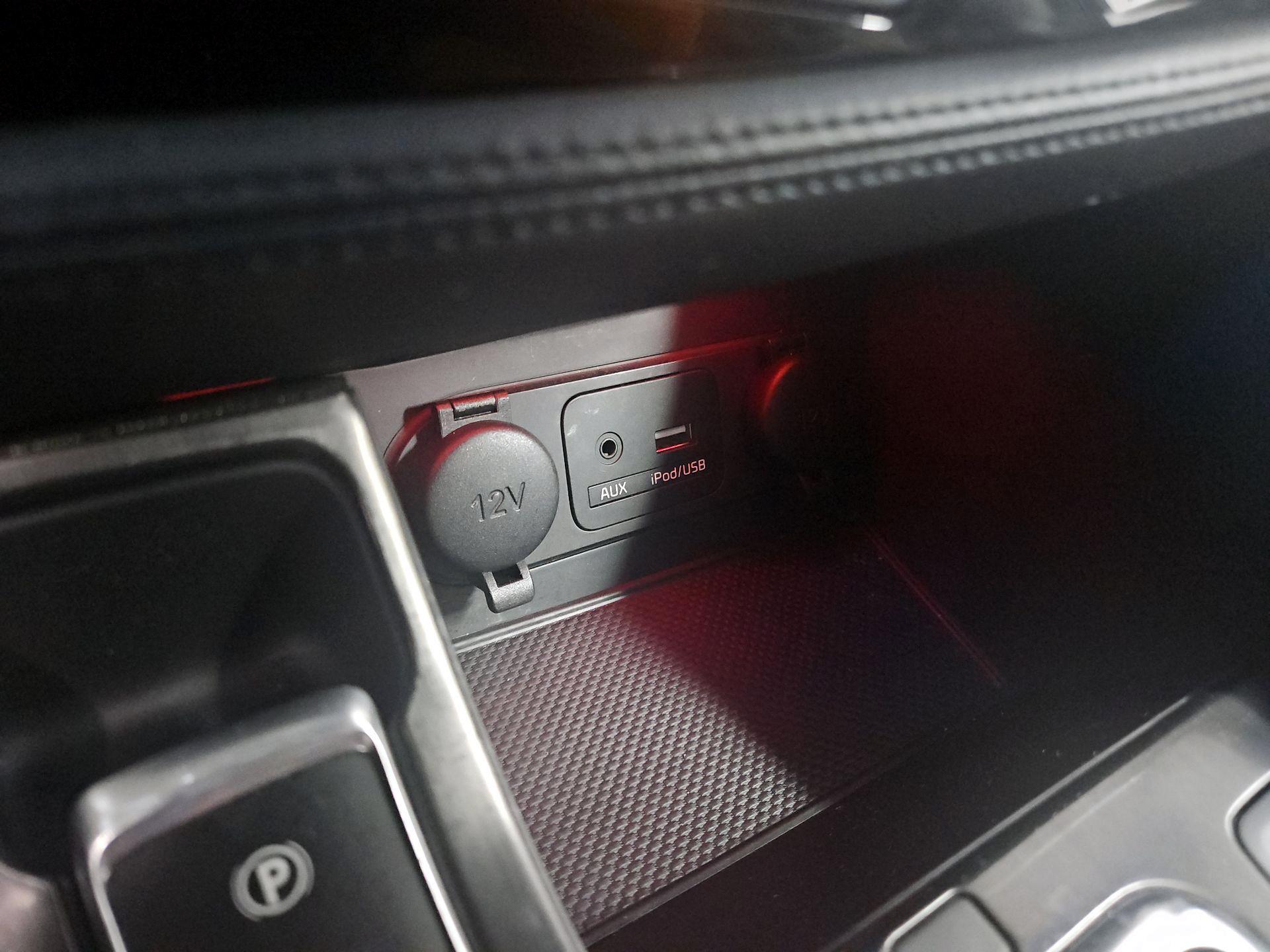 Thumbnail: 2016 Kia Optima - 18