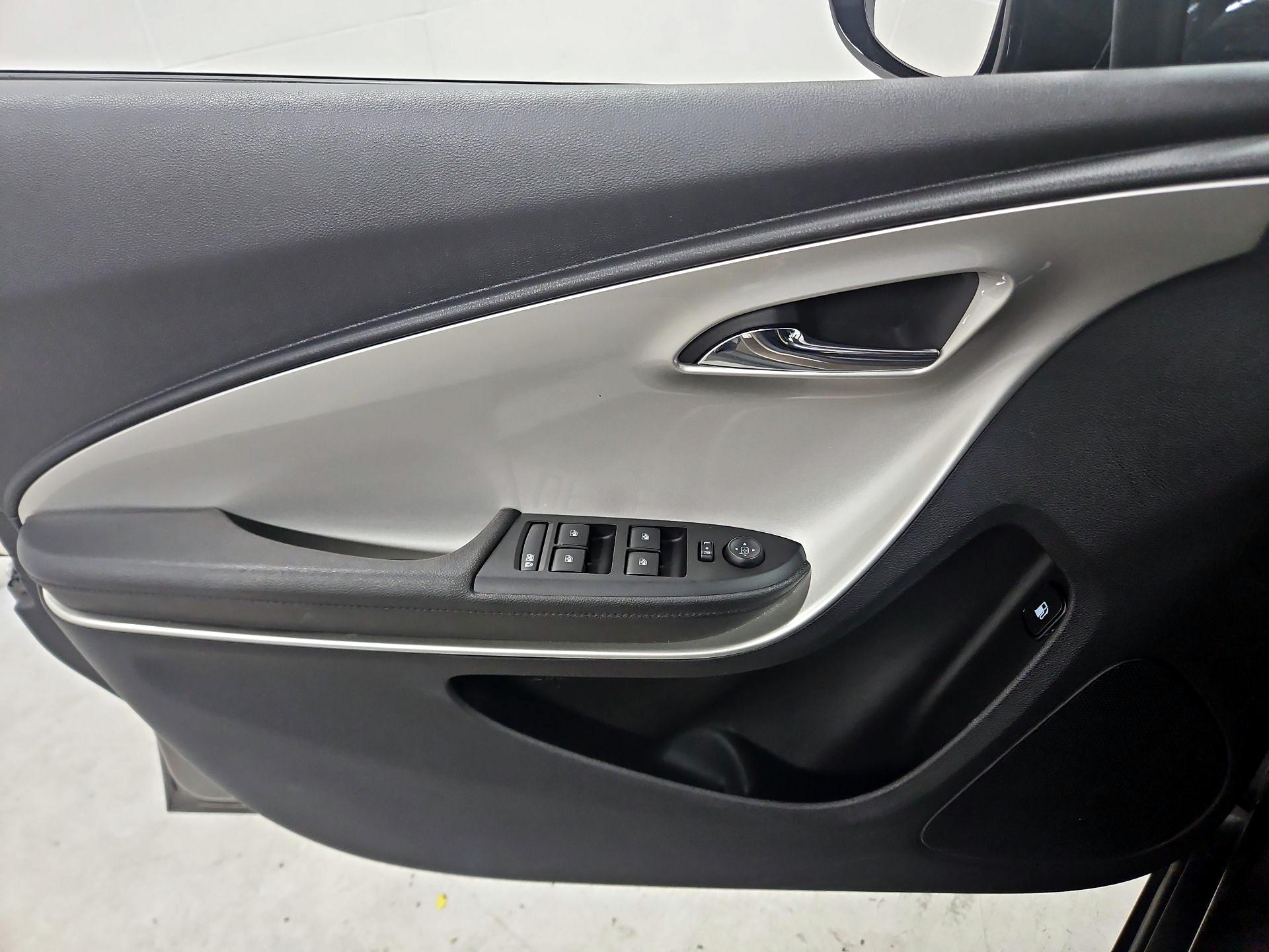 Thumbnail: 2014 Chevrolet Volt - 12