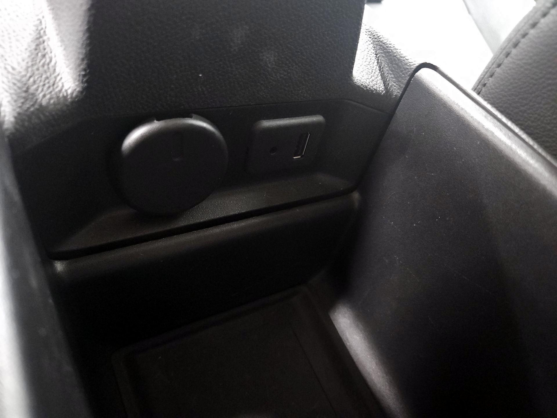 Thumbnail: 2014 Chevrolet Volt - 18