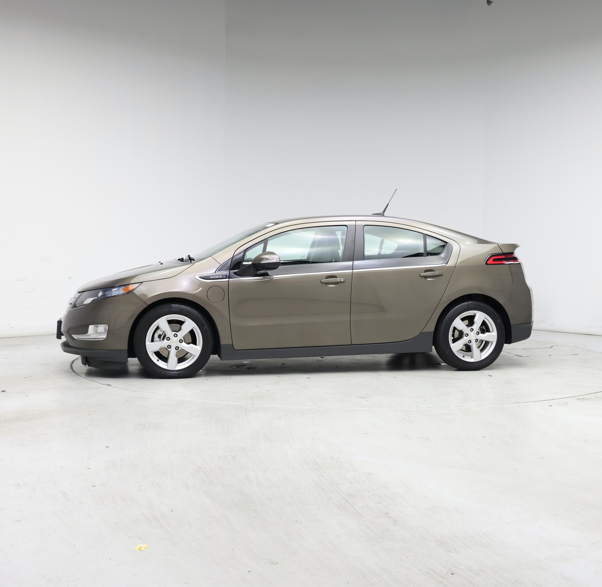 Thumbnail: 2014 Chevrolet Volt - 3