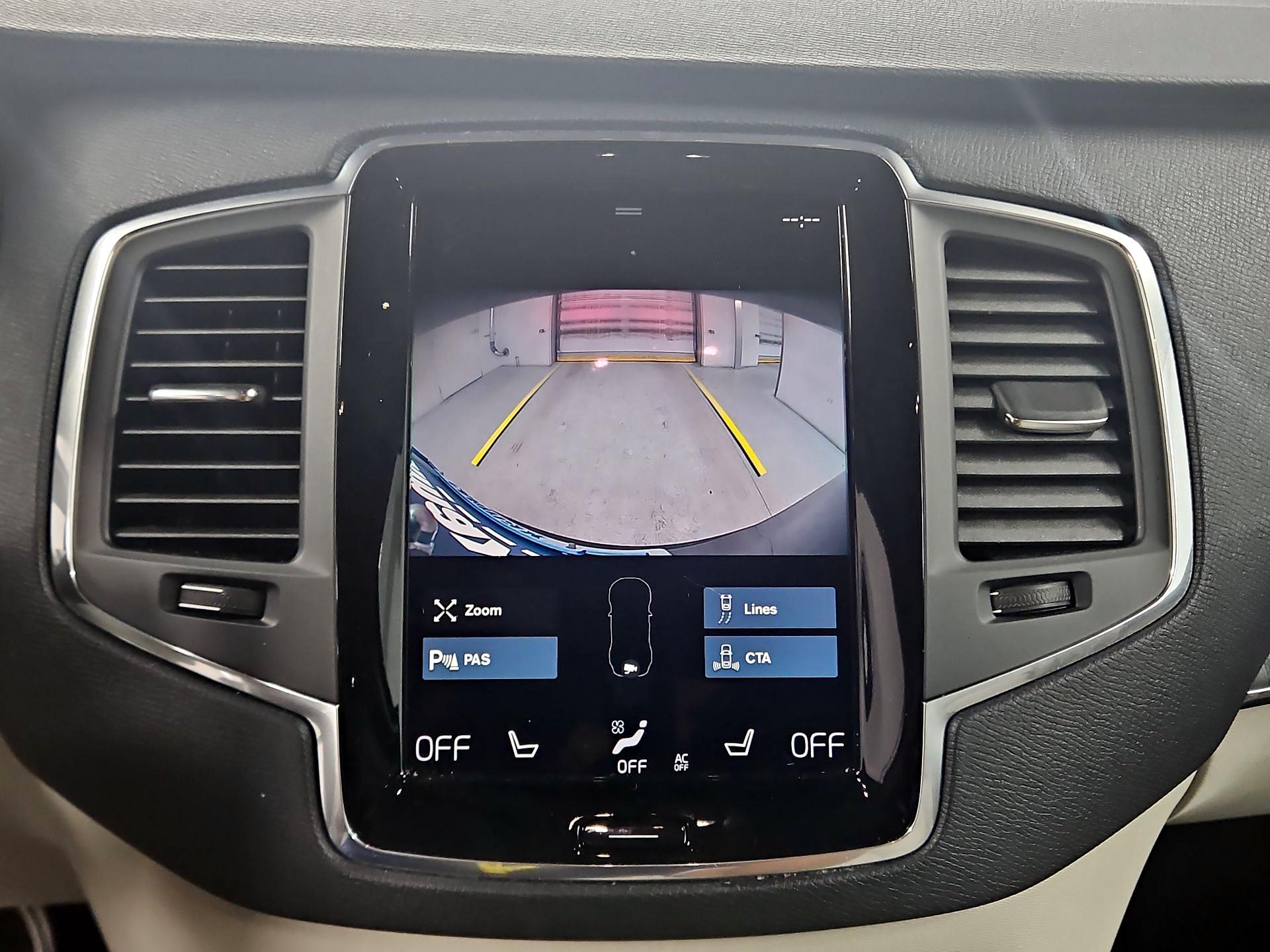 Thumbnail: 2020 Volvo XC90 - 14