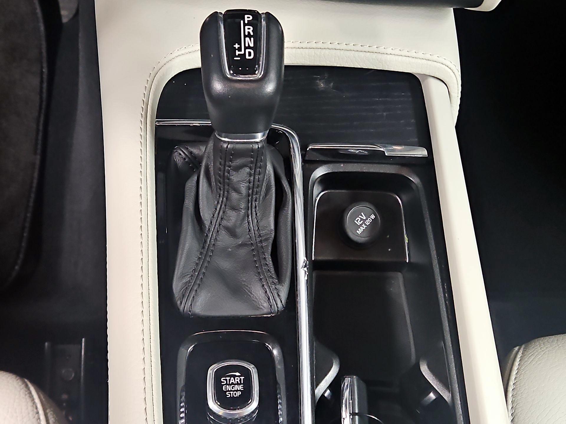 Thumbnail: 2020 Volvo XC90 - 17
