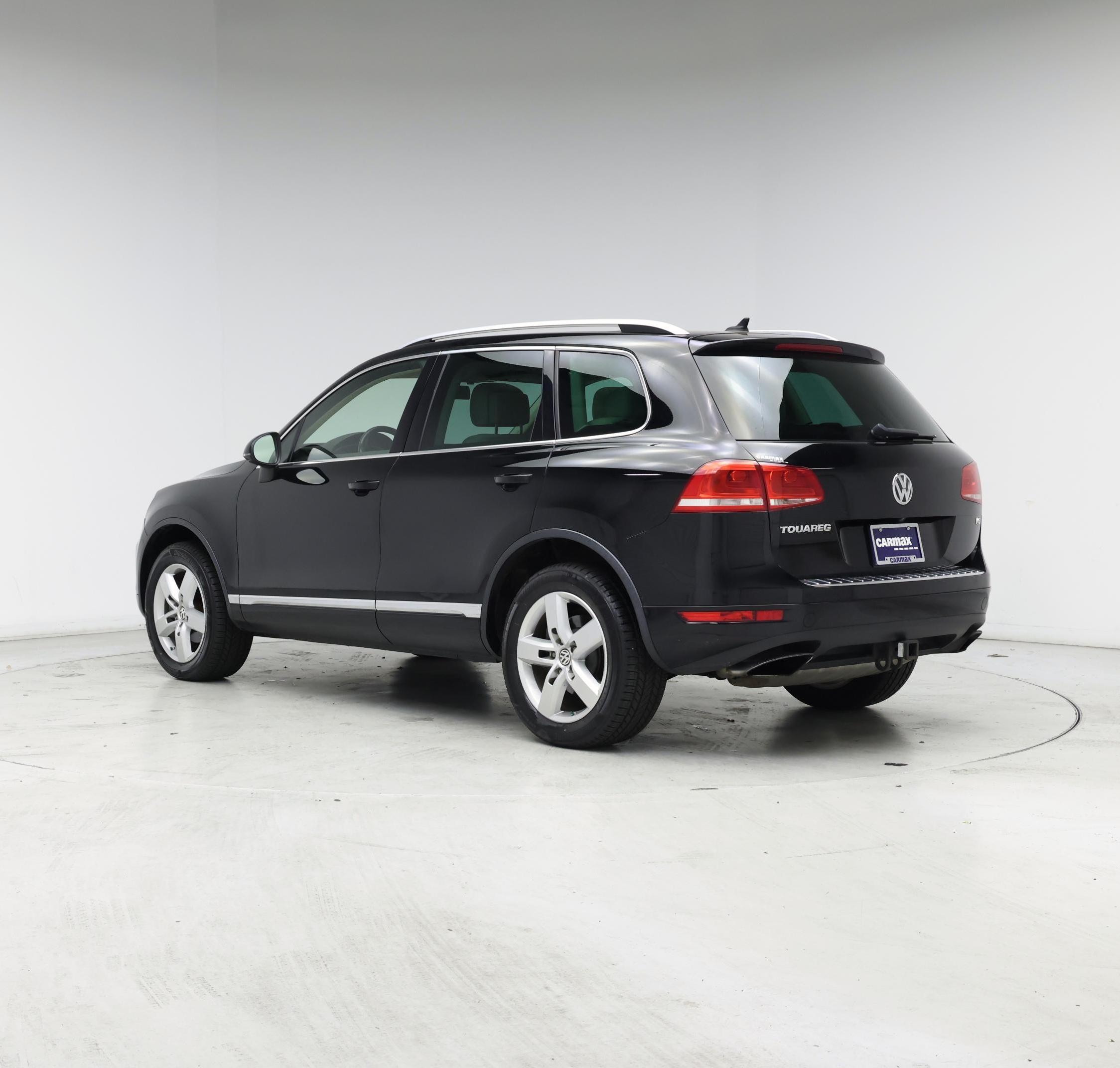 Thumbnail: 2014 Volkswagen Touareg - 2