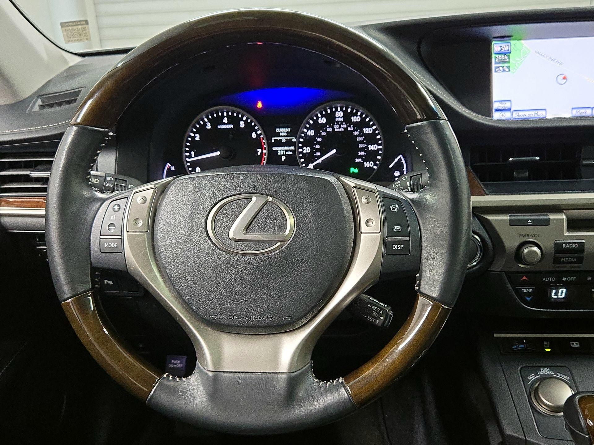 Thumbnail: 2013 Lexus ES - 10