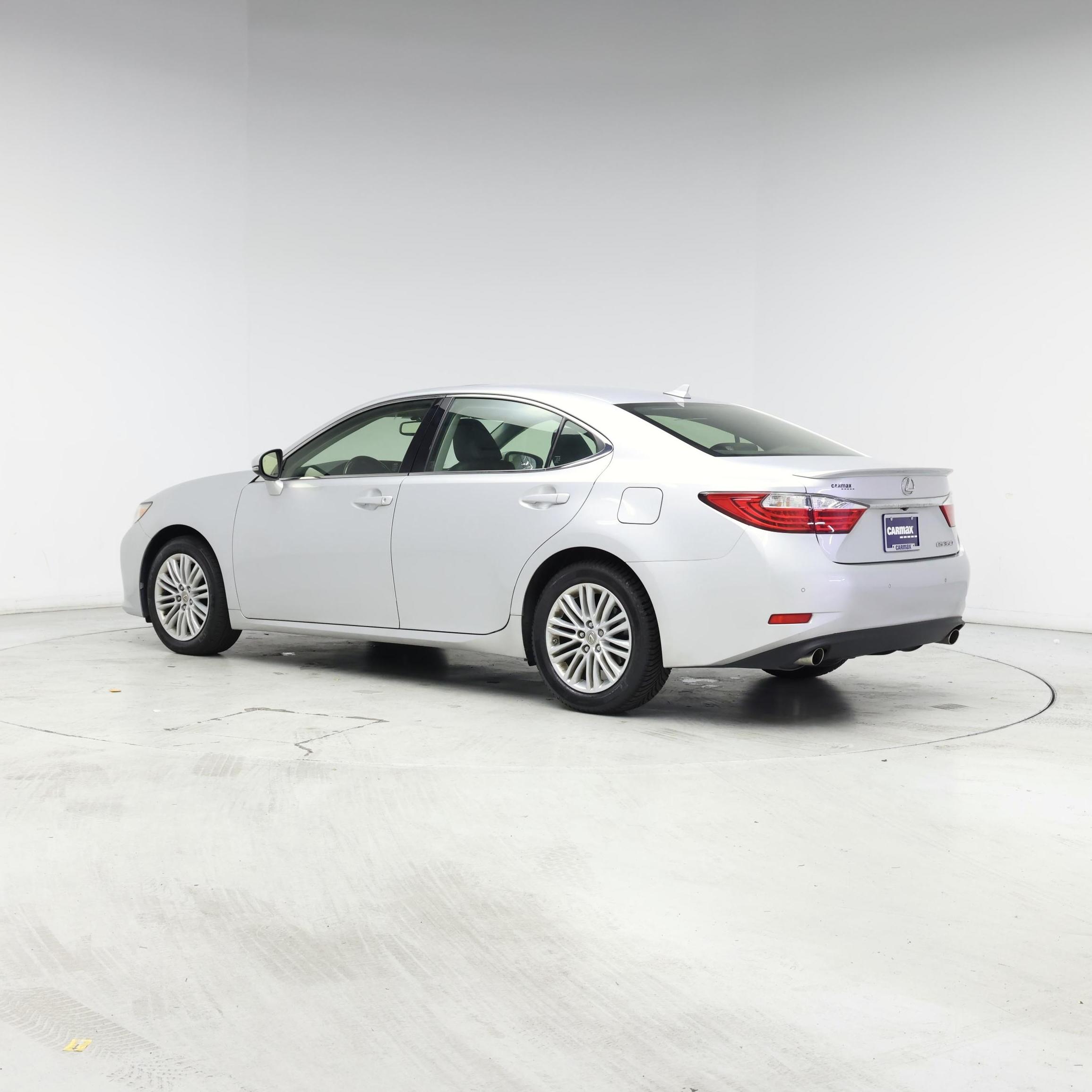 Thumbnail: 2013 Lexus ES - 2