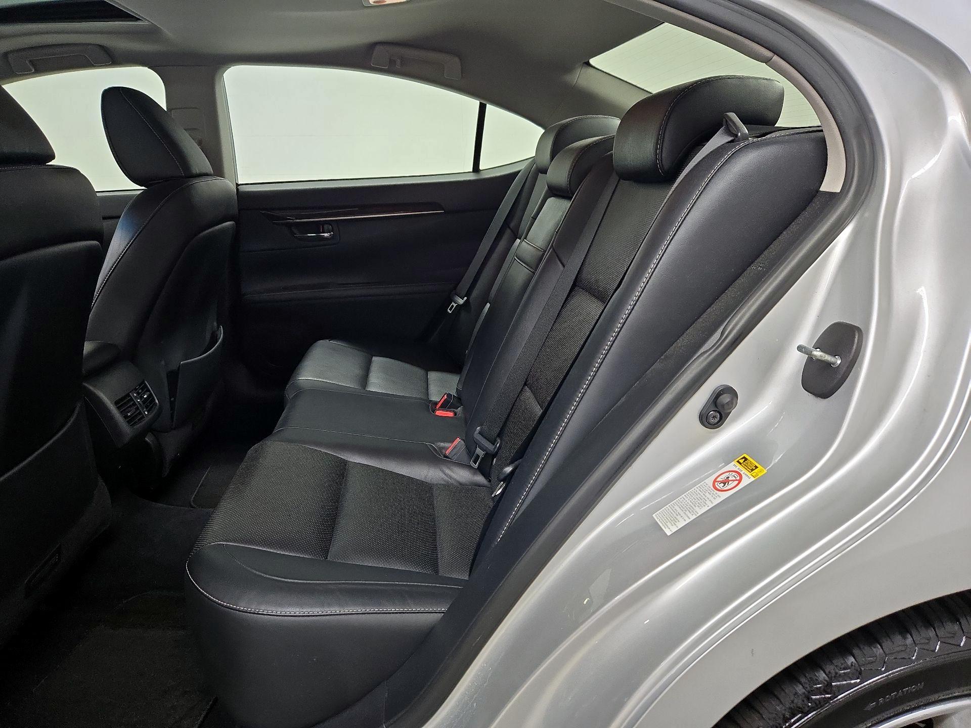 Thumbnail: 2013 Lexus ES - 20