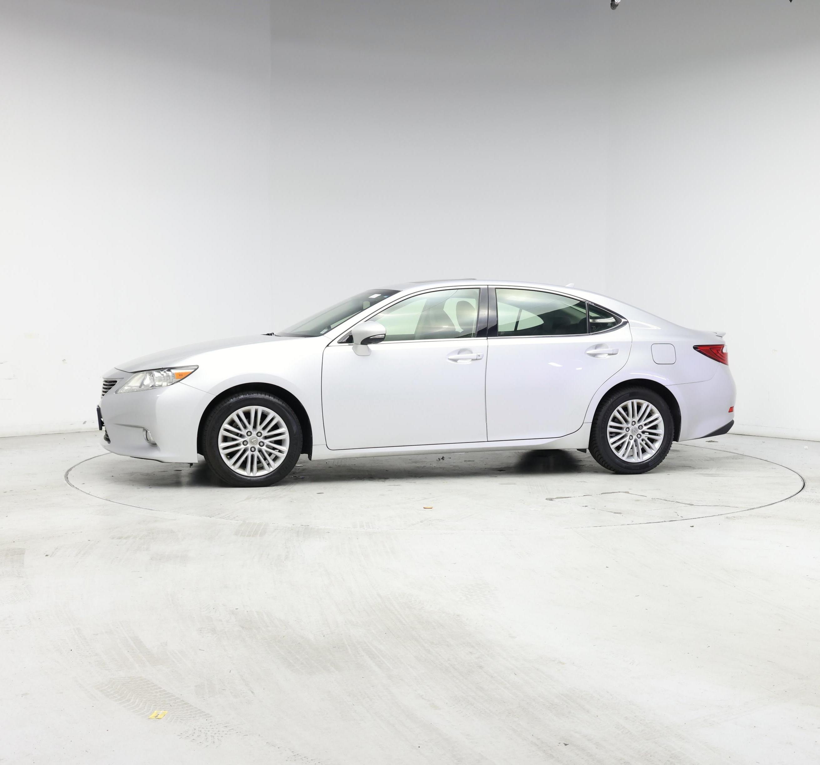 Thumbnail: 2013 Lexus ES - 3