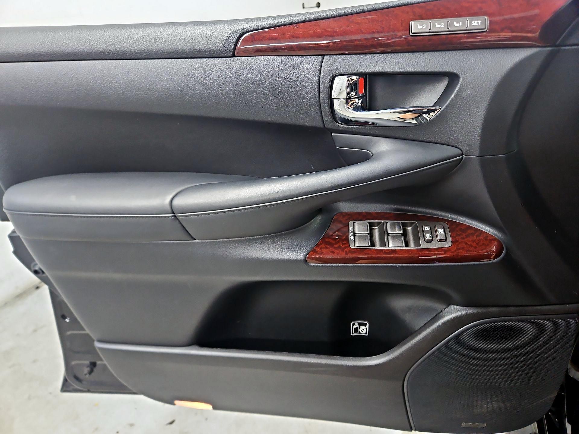 Thumbnail: 2014 Lexus LX - 12