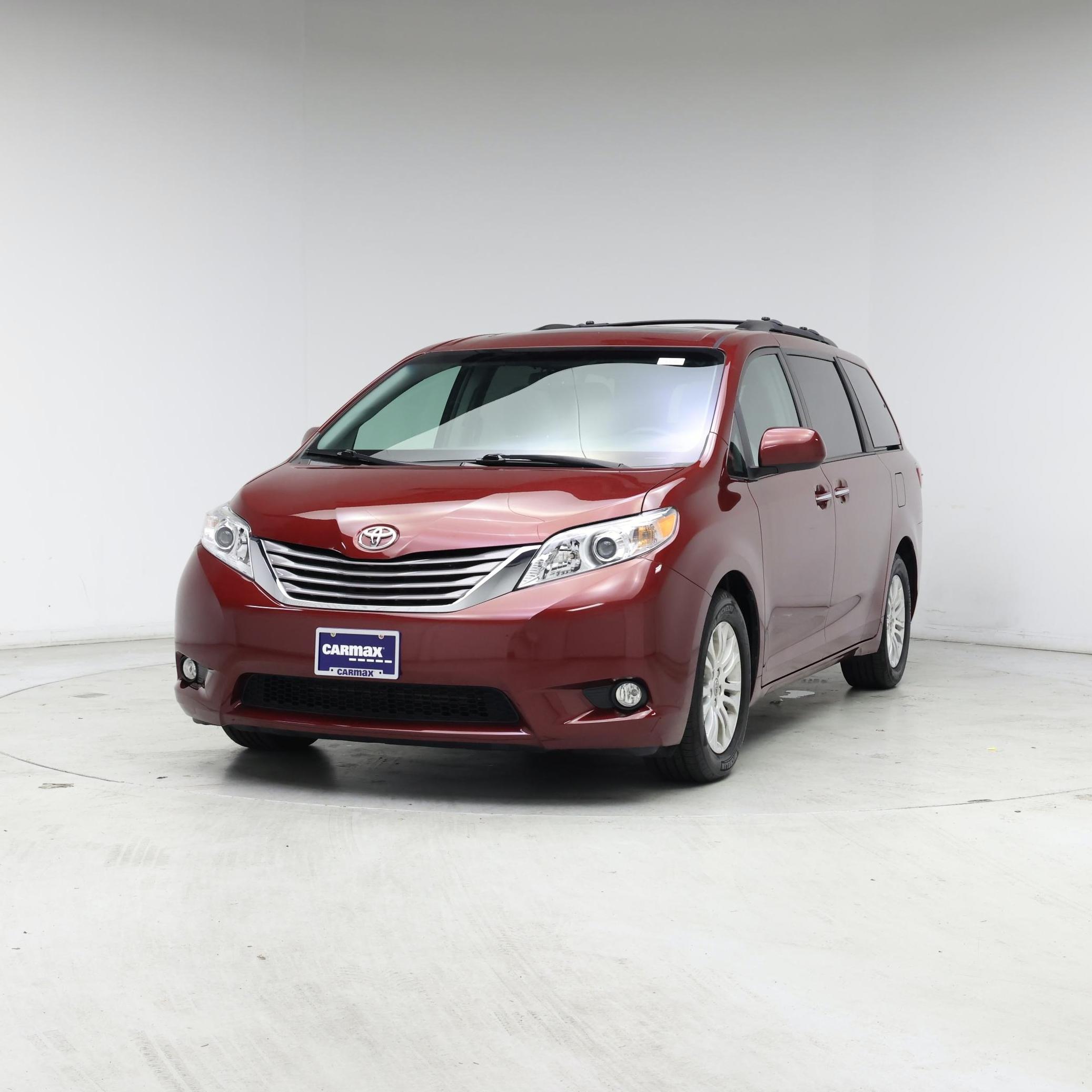 Thumbnail: 2017 Toyota Sienna - 4