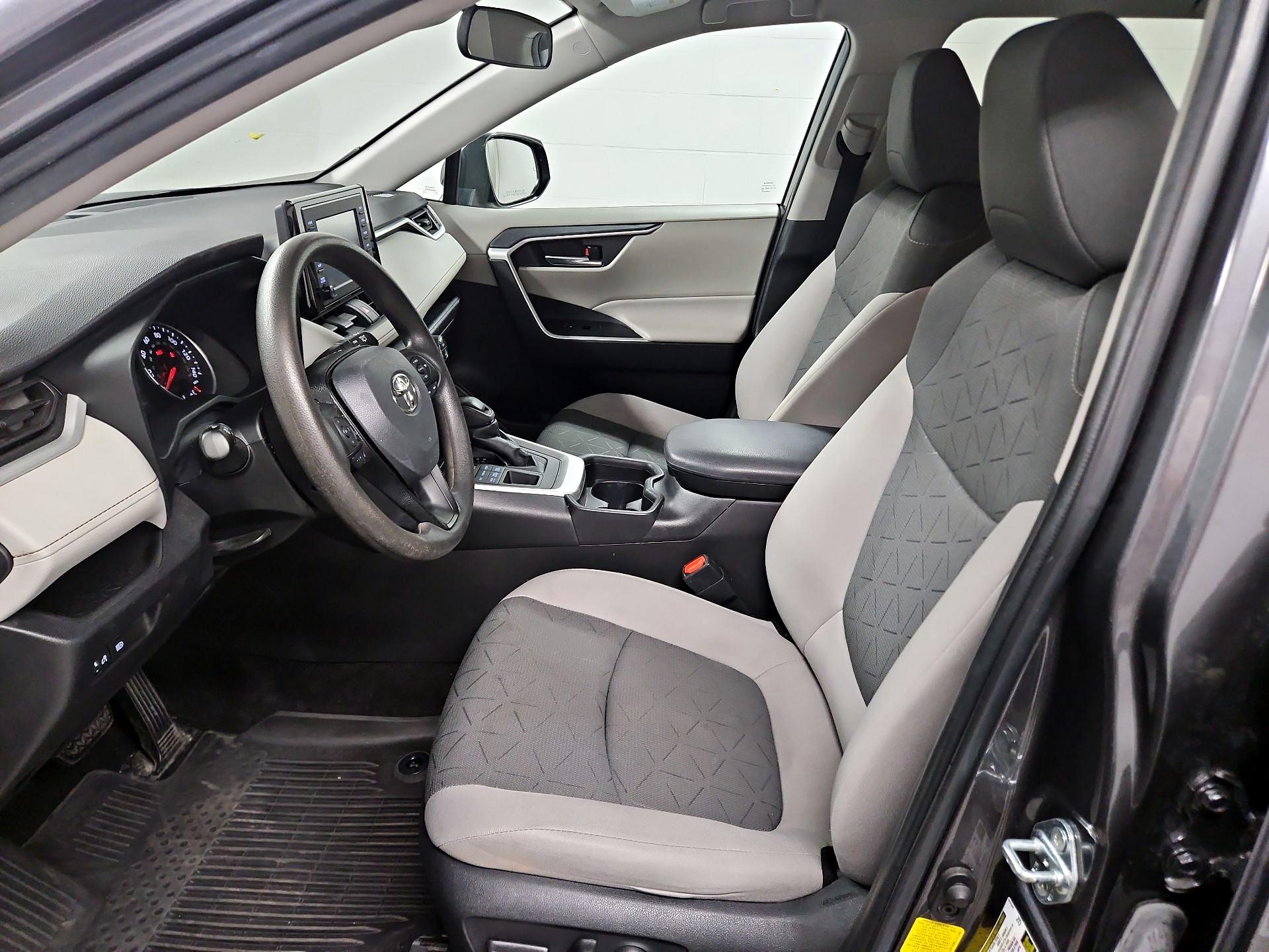 Thumbnail: 2021 Toyota RAV4 - 11