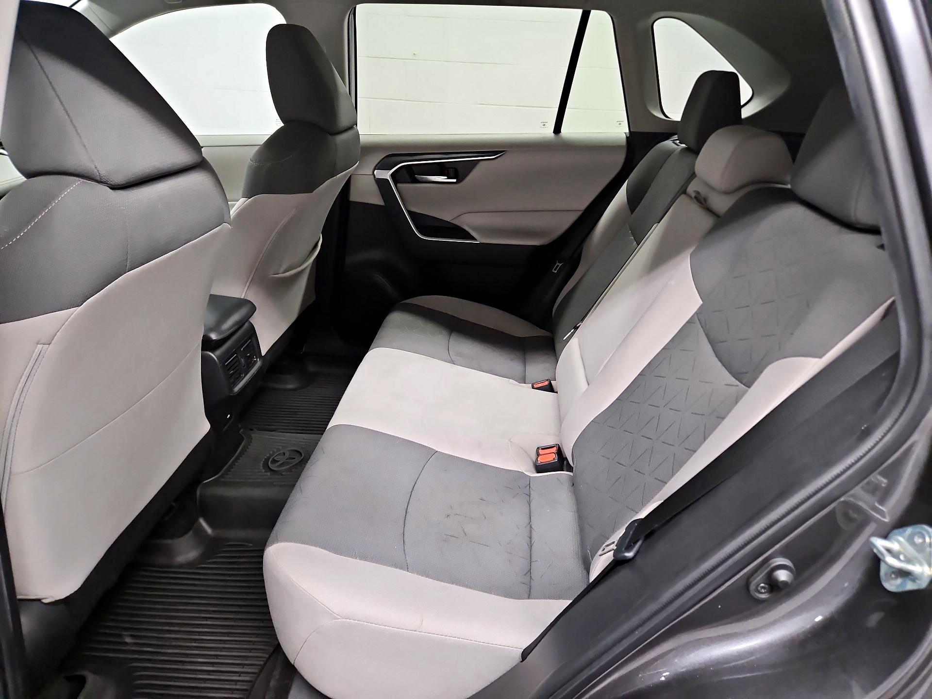 Thumbnail: 2021 Toyota RAV4 - 19