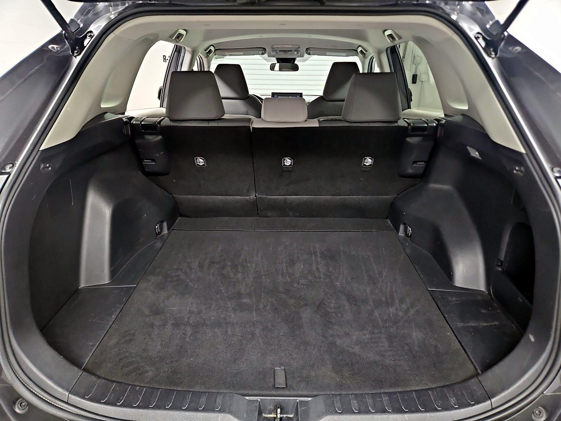 Thumbnail: 2021 Toyota RAV4 - 20