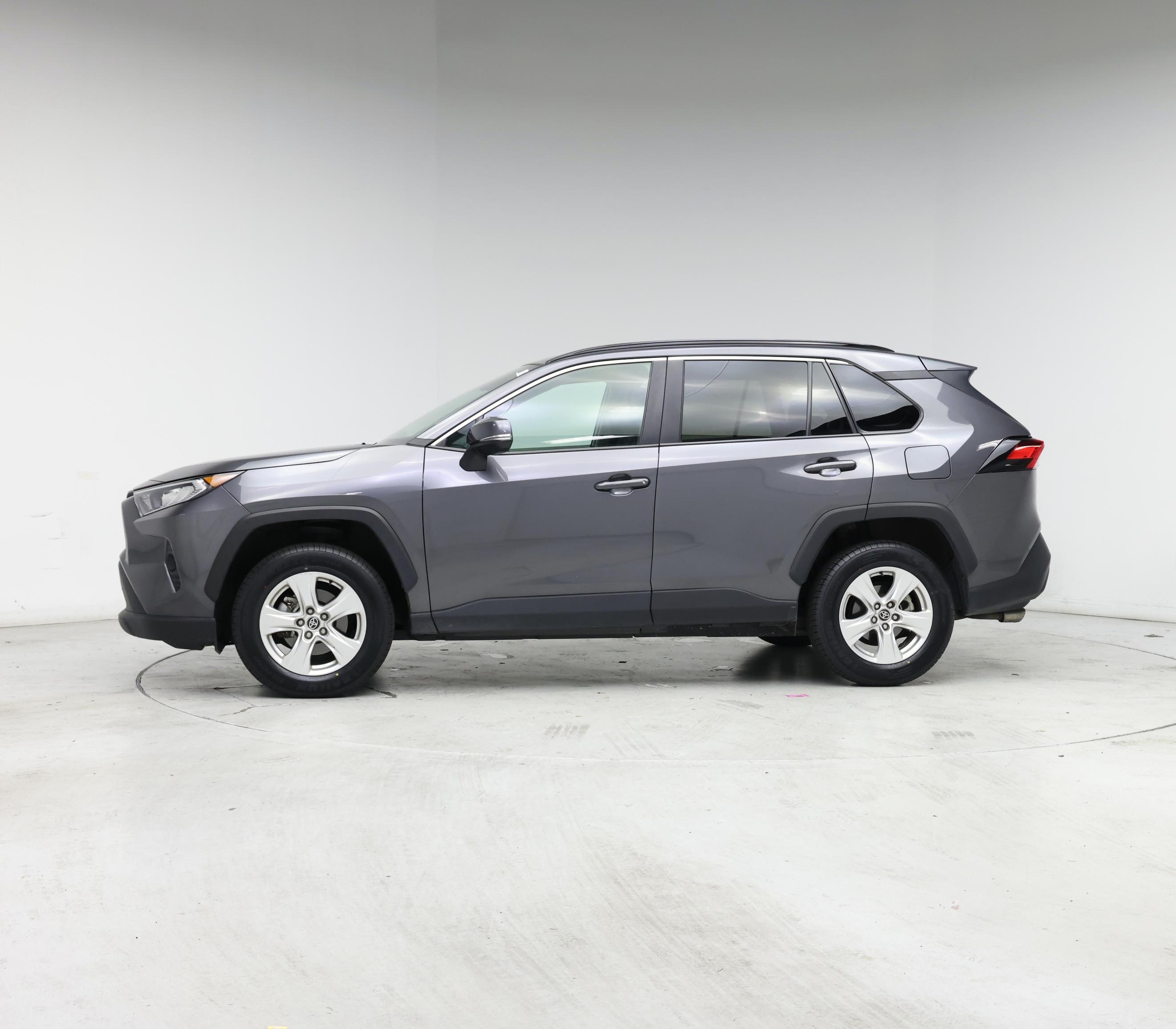 Thumbnail: 2021 Toyota RAV4 - 3