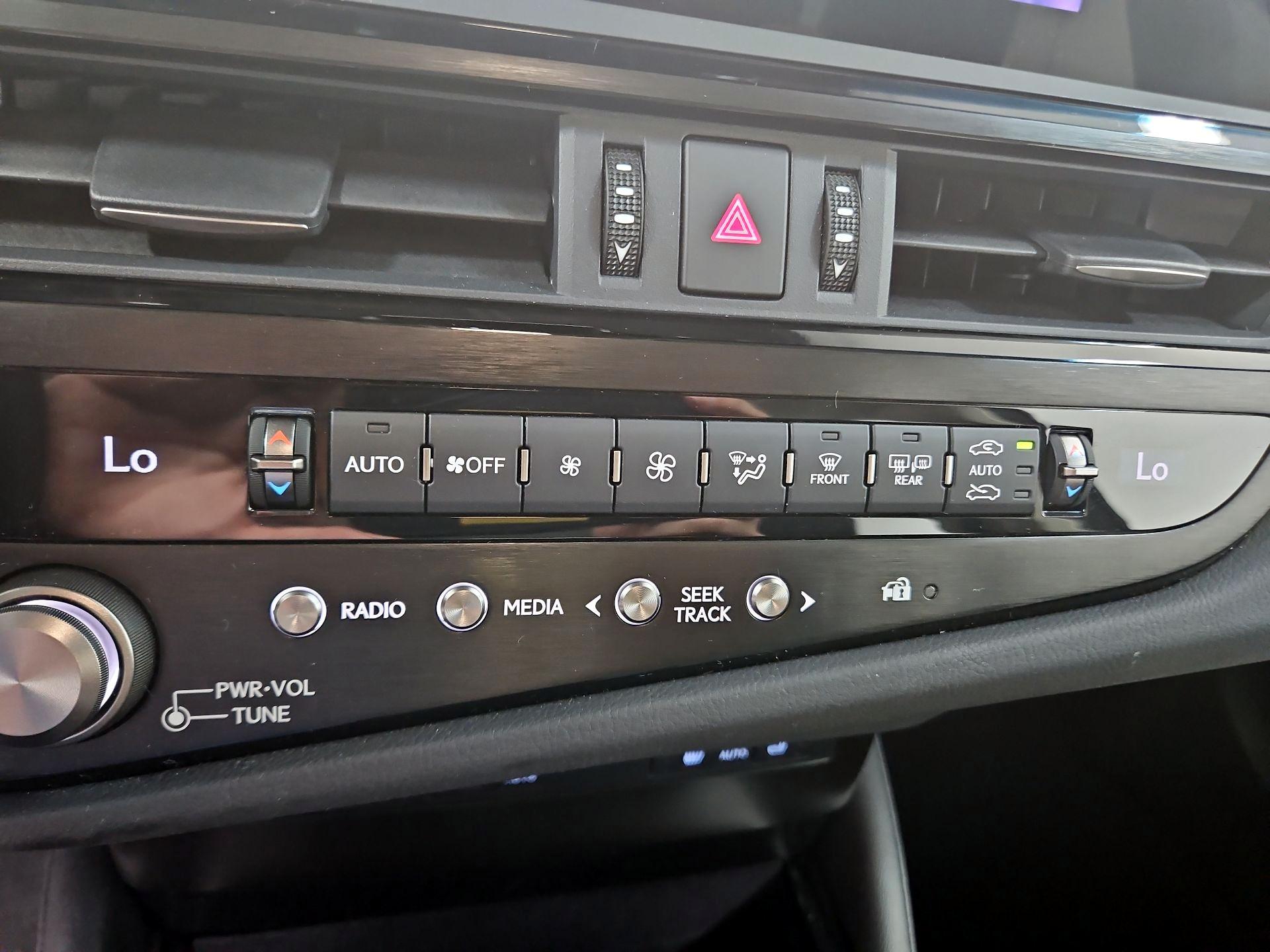 Thumbnail: 2024 Lexus ES - 16