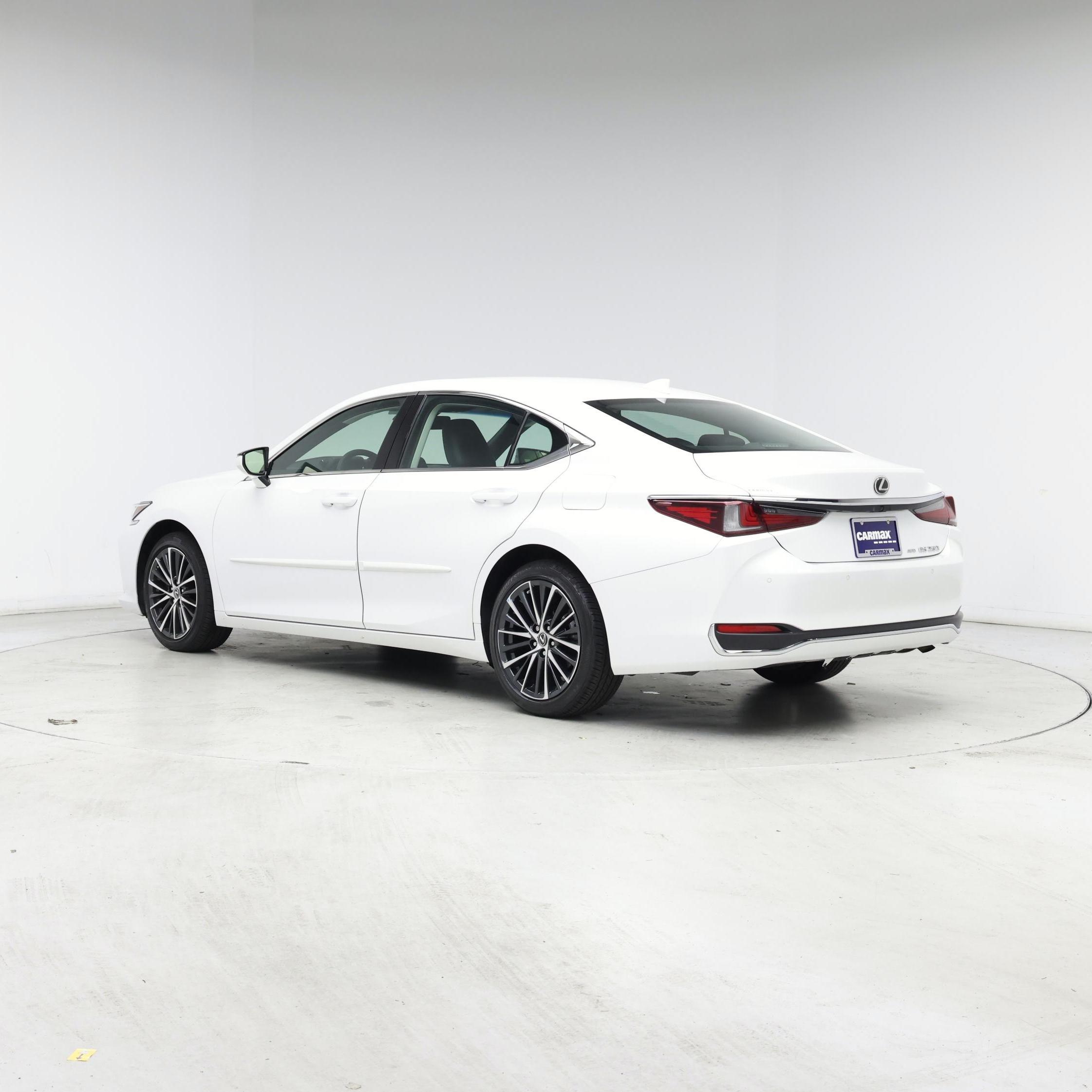 Thumbnail: 2024 Lexus ES - 2