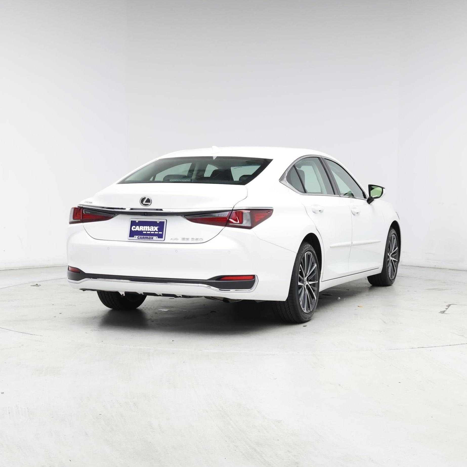Thumbnail: 2024 Lexus ES - 8