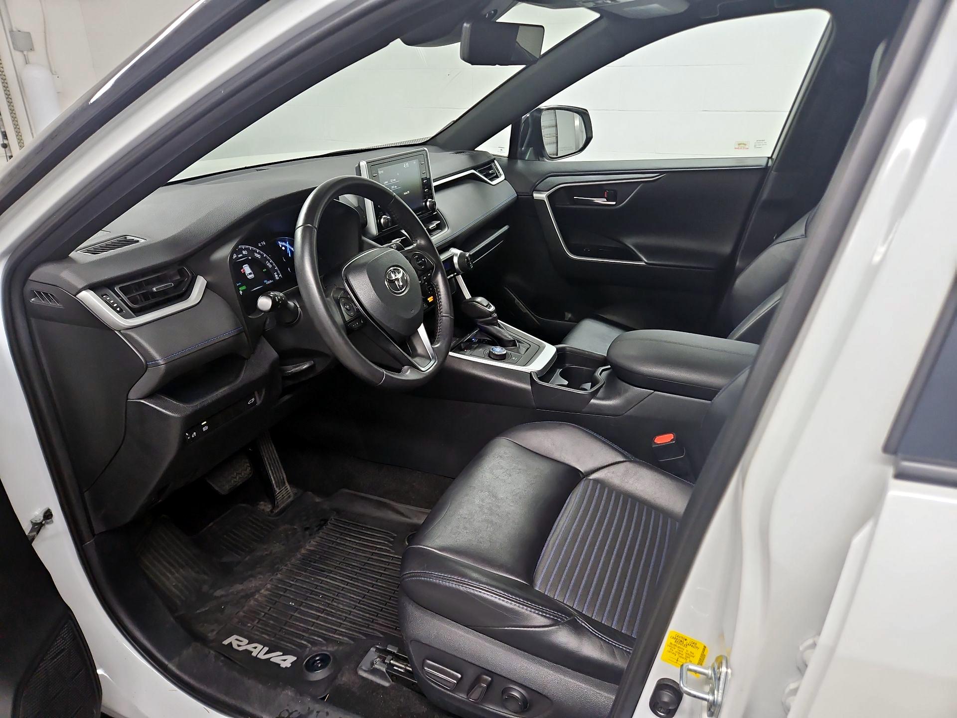 Thumbnail: 2019 Toyota RAV4 - 11