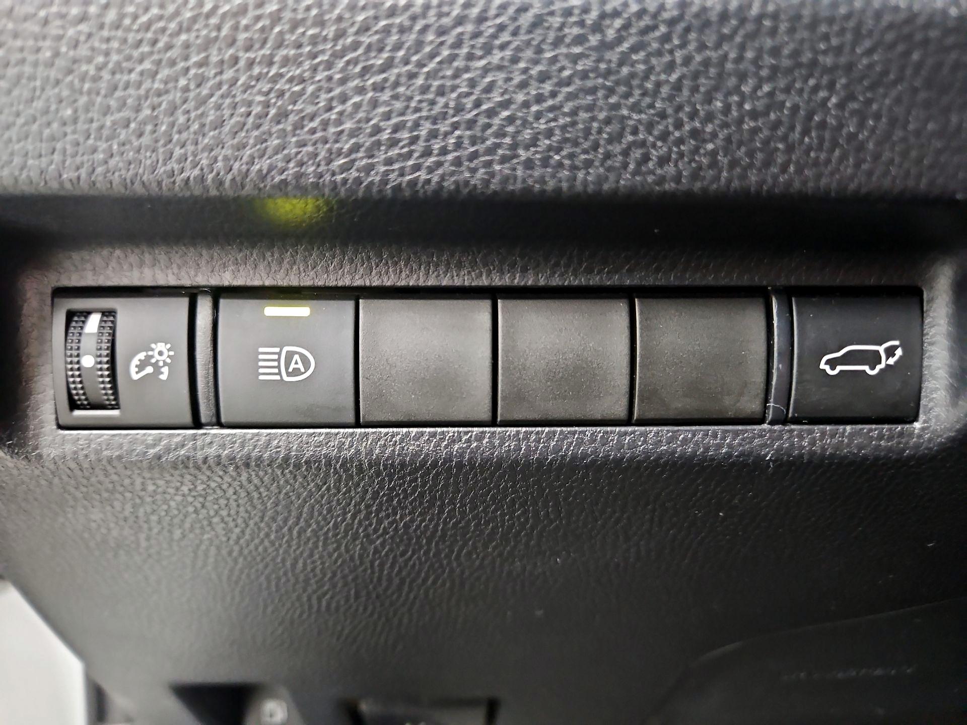 Thumbnail: 2019 Toyota RAV4 - 13