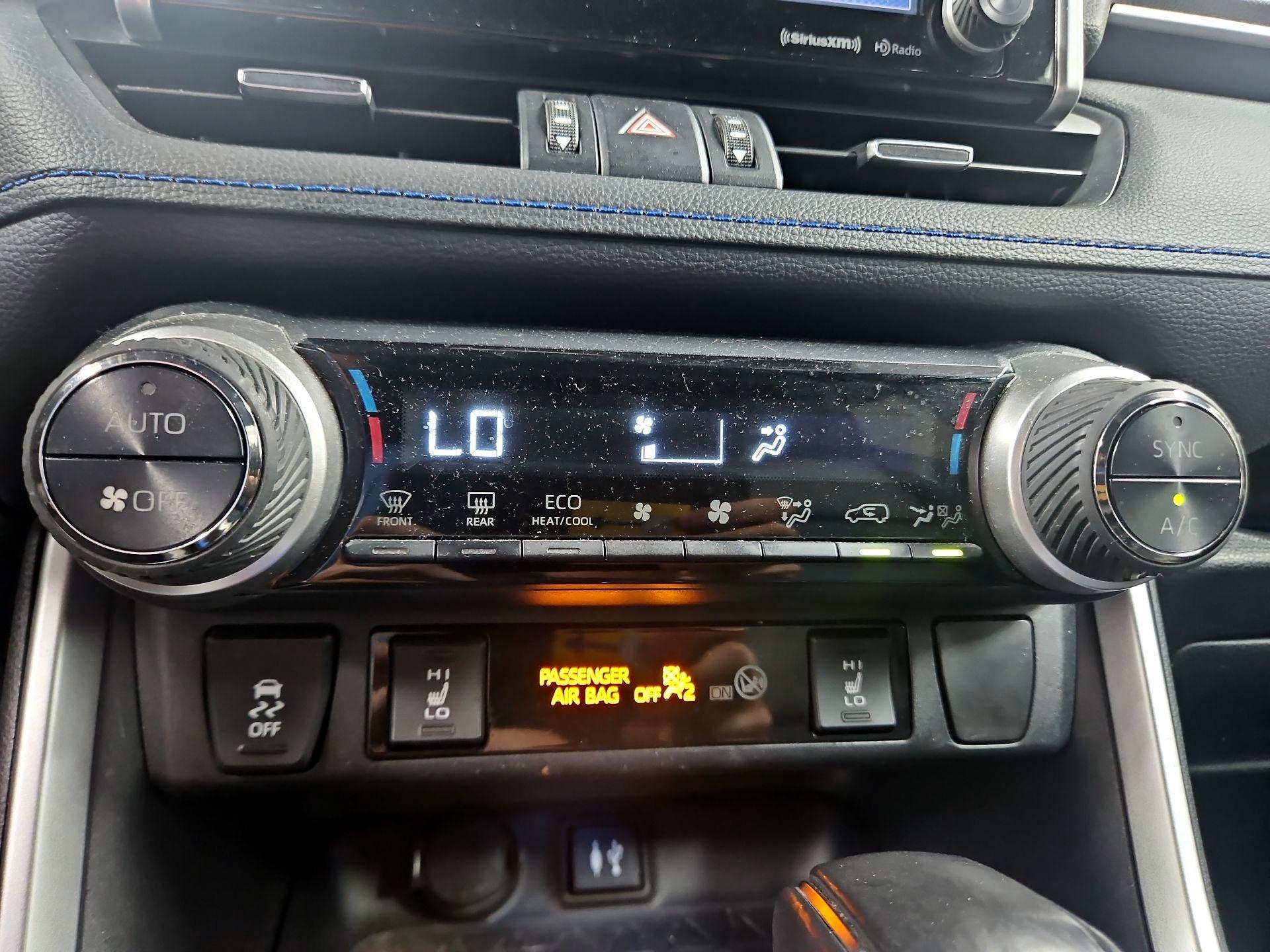 Thumbnail: 2019 Toyota RAV4 - 16