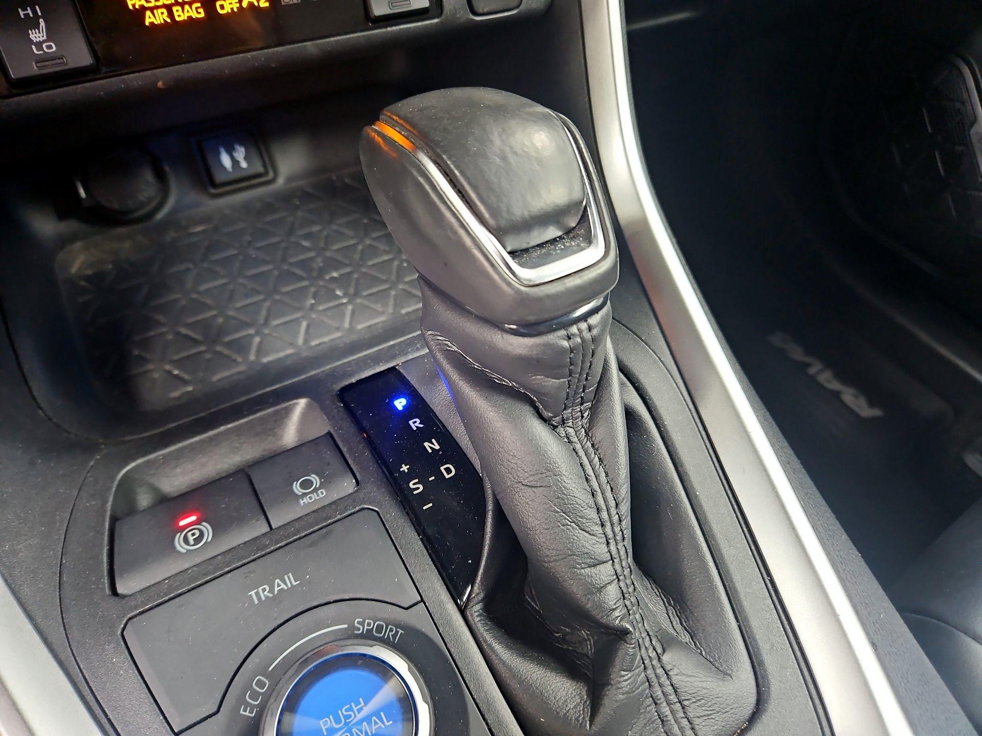Thumbnail: 2019 Toyota RAV4 - 17
