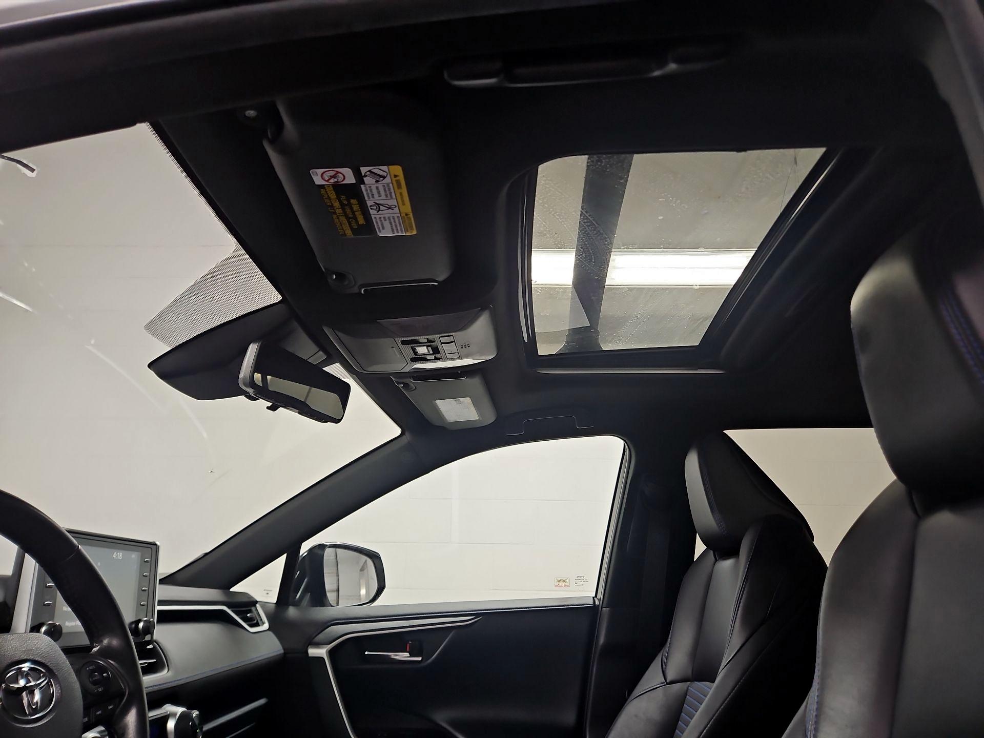 Thumbnail: 2019 Toyota RAV4 - 19
