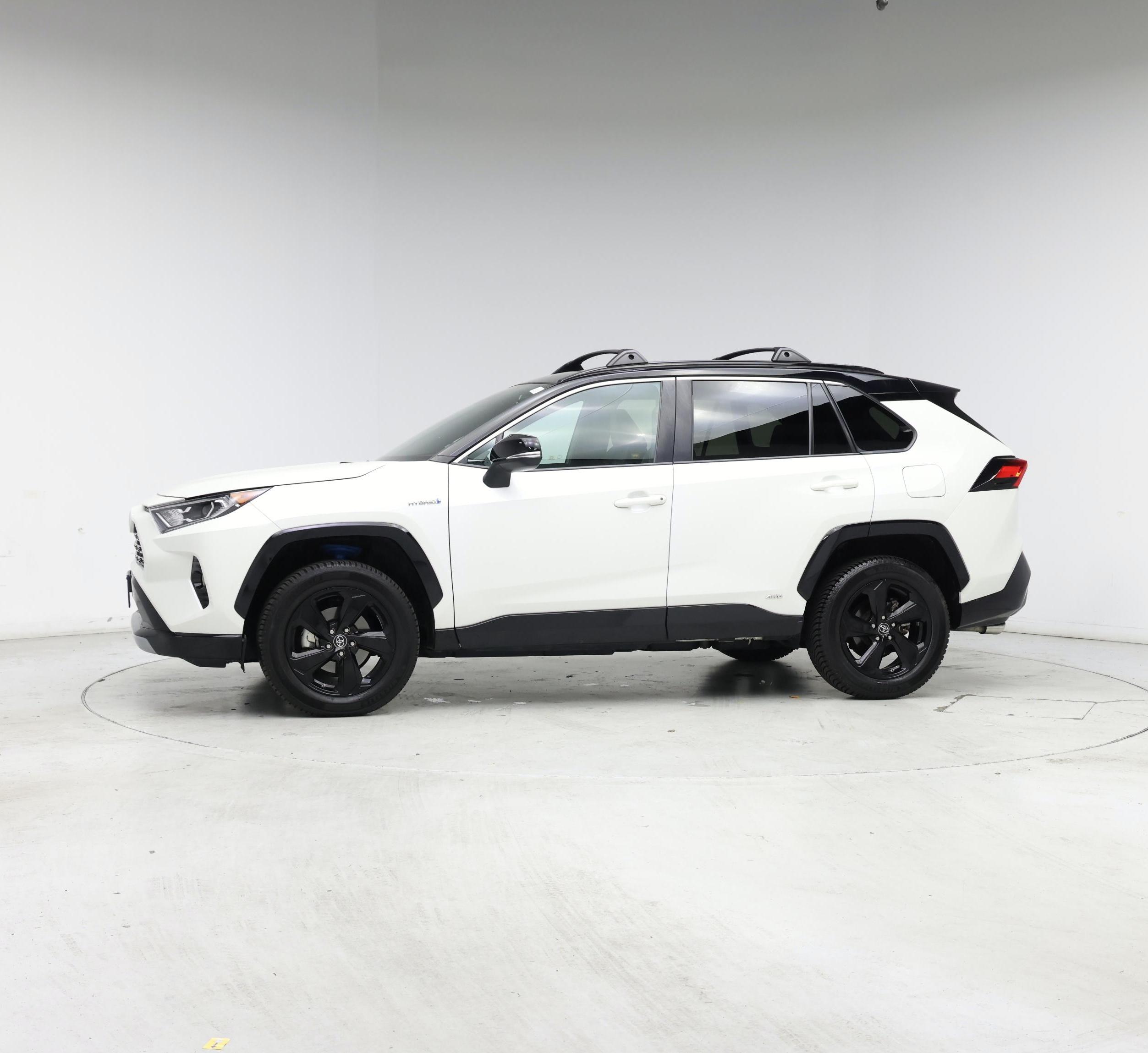 Thumbnail: 2019 Toyota RAV4 - 3
