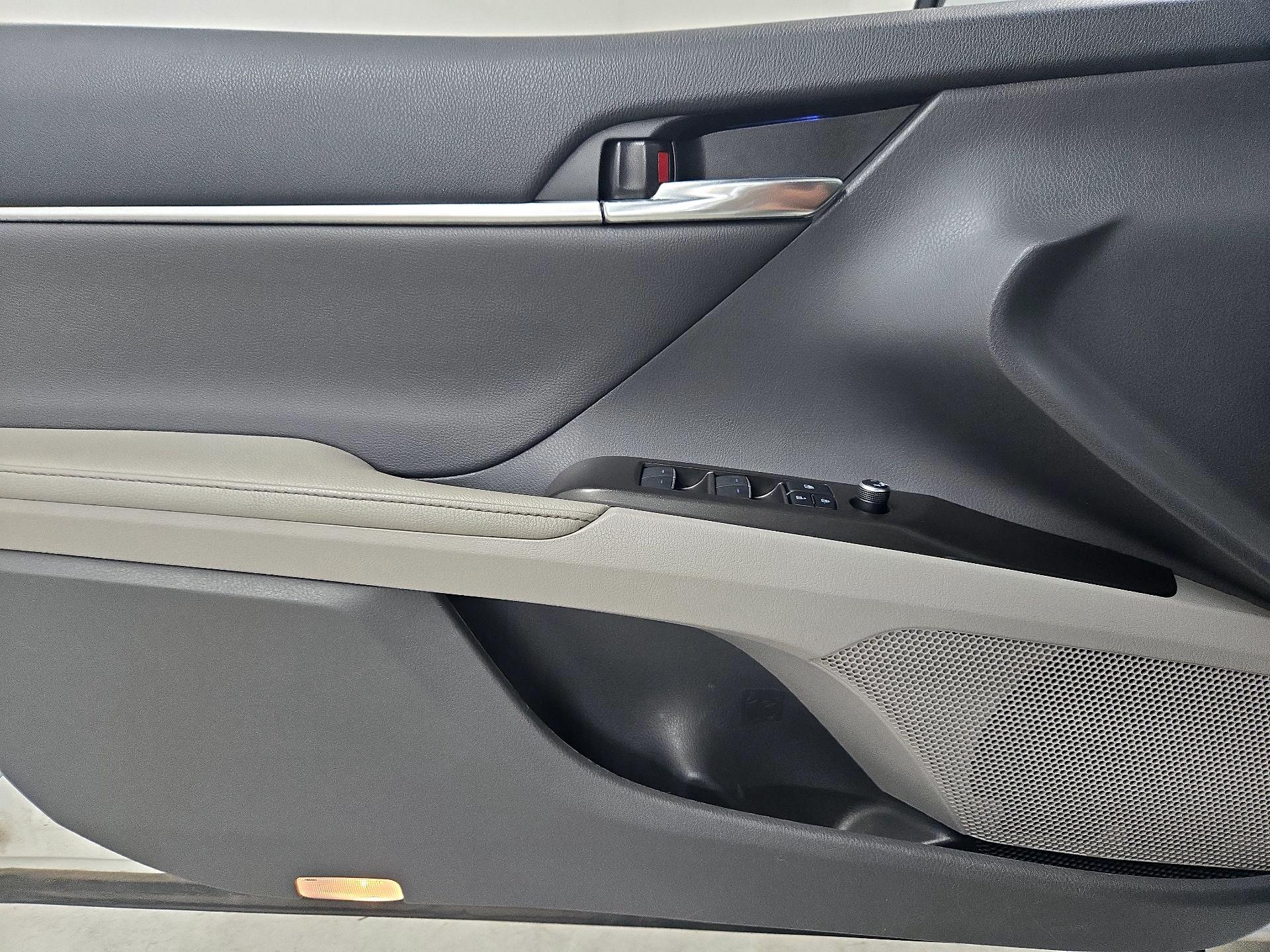Thumbnail: 2022 Toyota Camry - 12