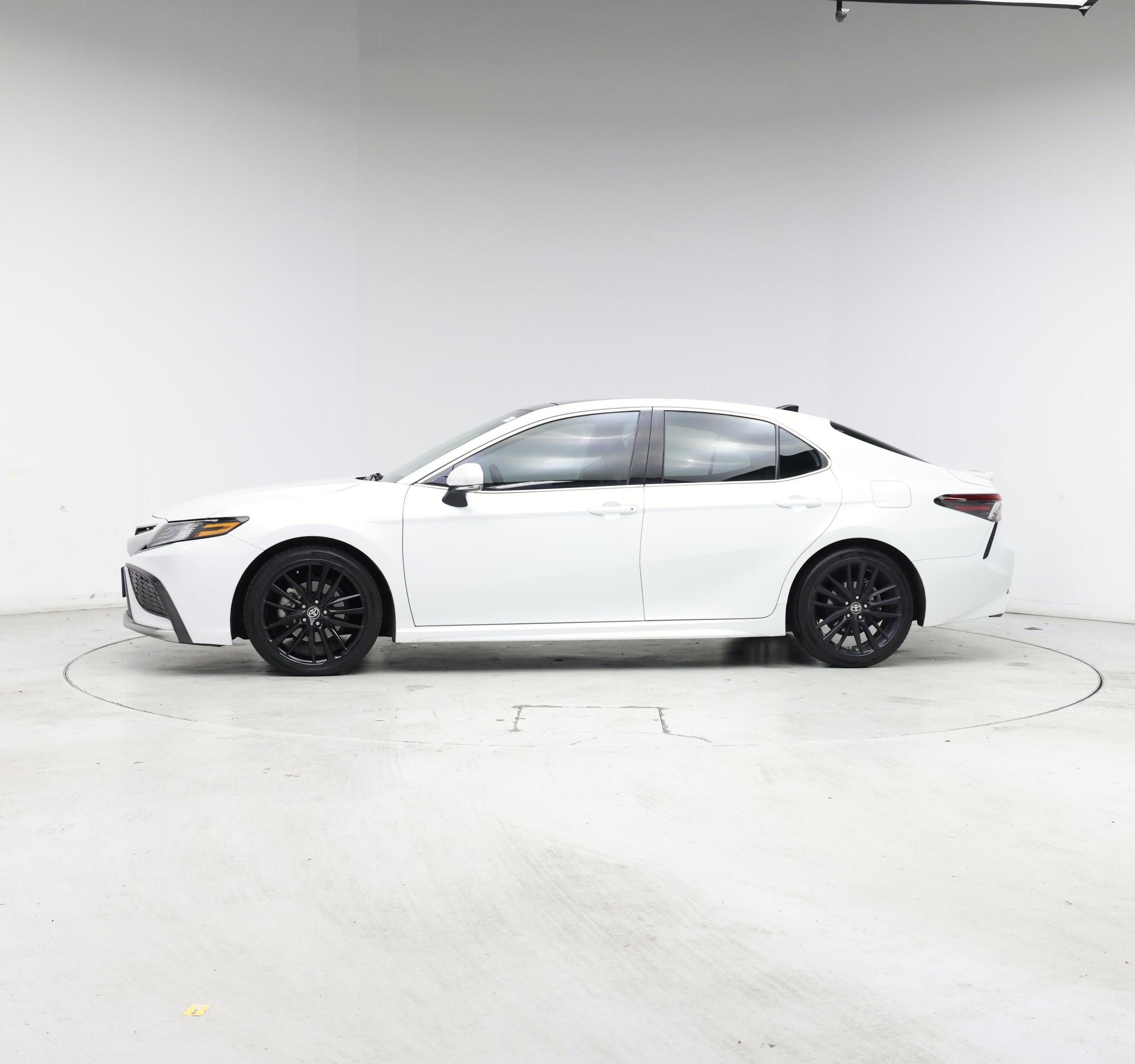 Thumbnail: 2022 Toyota Camry - 3