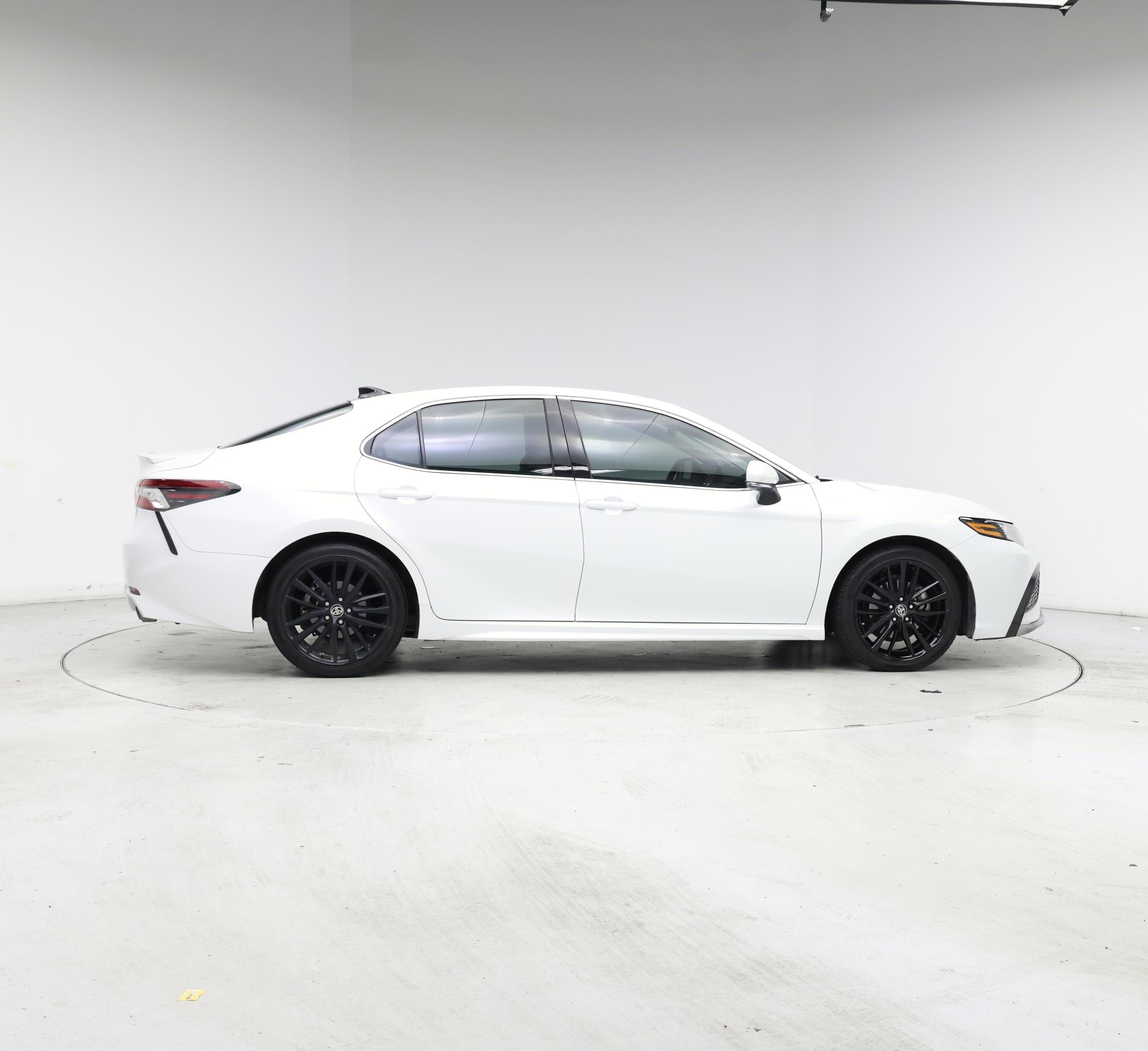 Thumbnail: 2022 Toyota Camry - 7