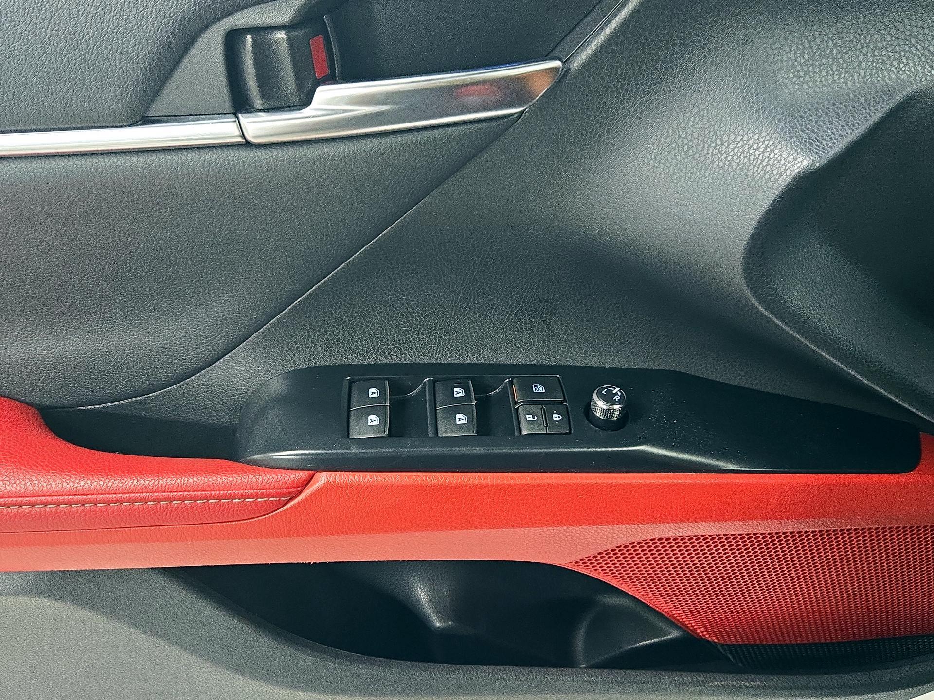 Thumbnail: 2020 Toyota Camry - 12