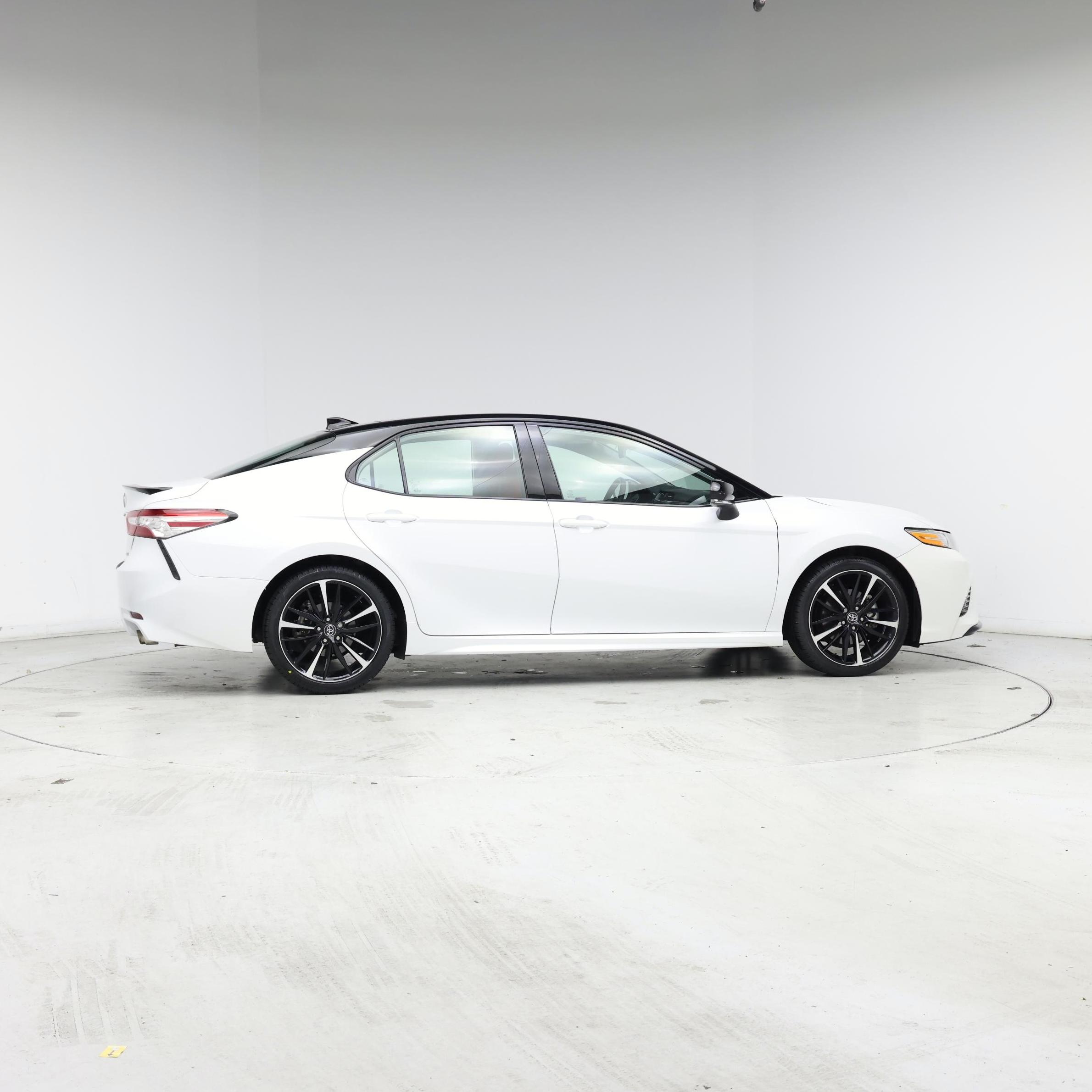 Thumbnail: 2020 Toyota Camry - 7